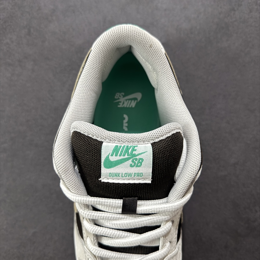 图片[7]-【纯原版】Nike Dunk SB 冰啡男孩 米棕 此款以简约大方的造型设计，给人以随性休闲的时尚格调，穿着舒适轻便，运动灵活自如，满足日常个性穿搭。 货号： HF3704-001 尺码： 36 36.5 37.5 38 38.5 39 40 40.5 41 42 42.5 43 44 44.5 45 46-选品中心