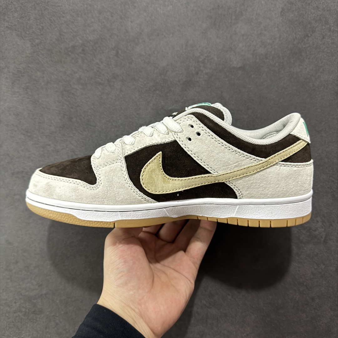 图片[2]-【纯原版】Nike Dunk SB 冰啡男孩 米棕 此款以简约大方的造型设计，给人以随性休闲的时尚格调，穿着舒适轻便，运动灵活自如，满足日常个性穿搭。 货号： HF3704-001 尺码： 36 36.5 37.5 38 38.5 39 40 40.5 41 42 42.5 43 44 44.5 45 46-选品中心