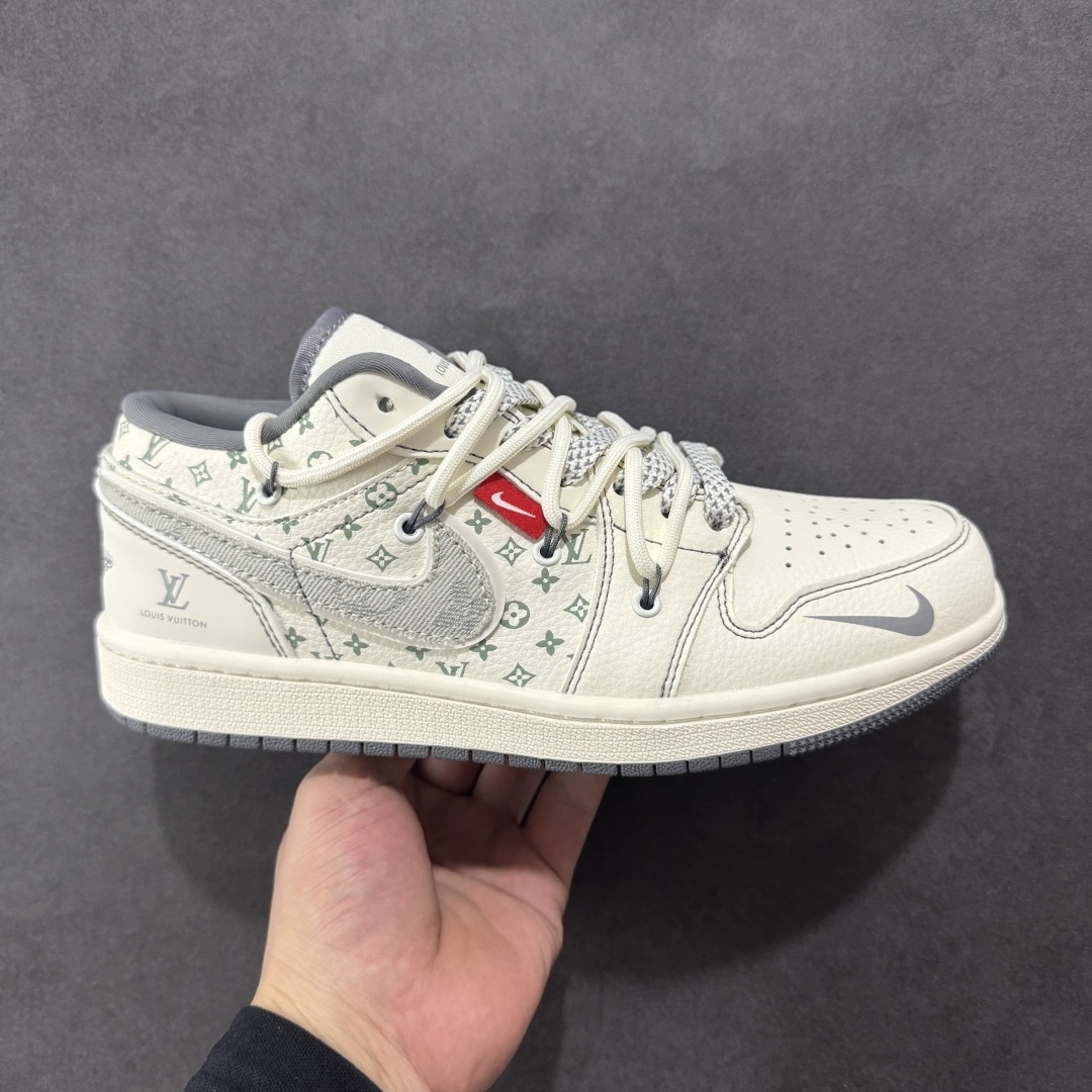 【定制版】Air Jordan 1 Low AJ1 乔1 LV联名 灰布勾抽绳 高端定制 低帮复古篮球鞋  #定制鞋盒 大厂纯原品质出货 超高清洁度 皮料切割干净无任何毛边 细节完美   货号:YX5066-357 尺码:36 36.5 37.5 38 36.5 39 40 40.5 41 42 42.5 43 44 44.5 45-选品中心