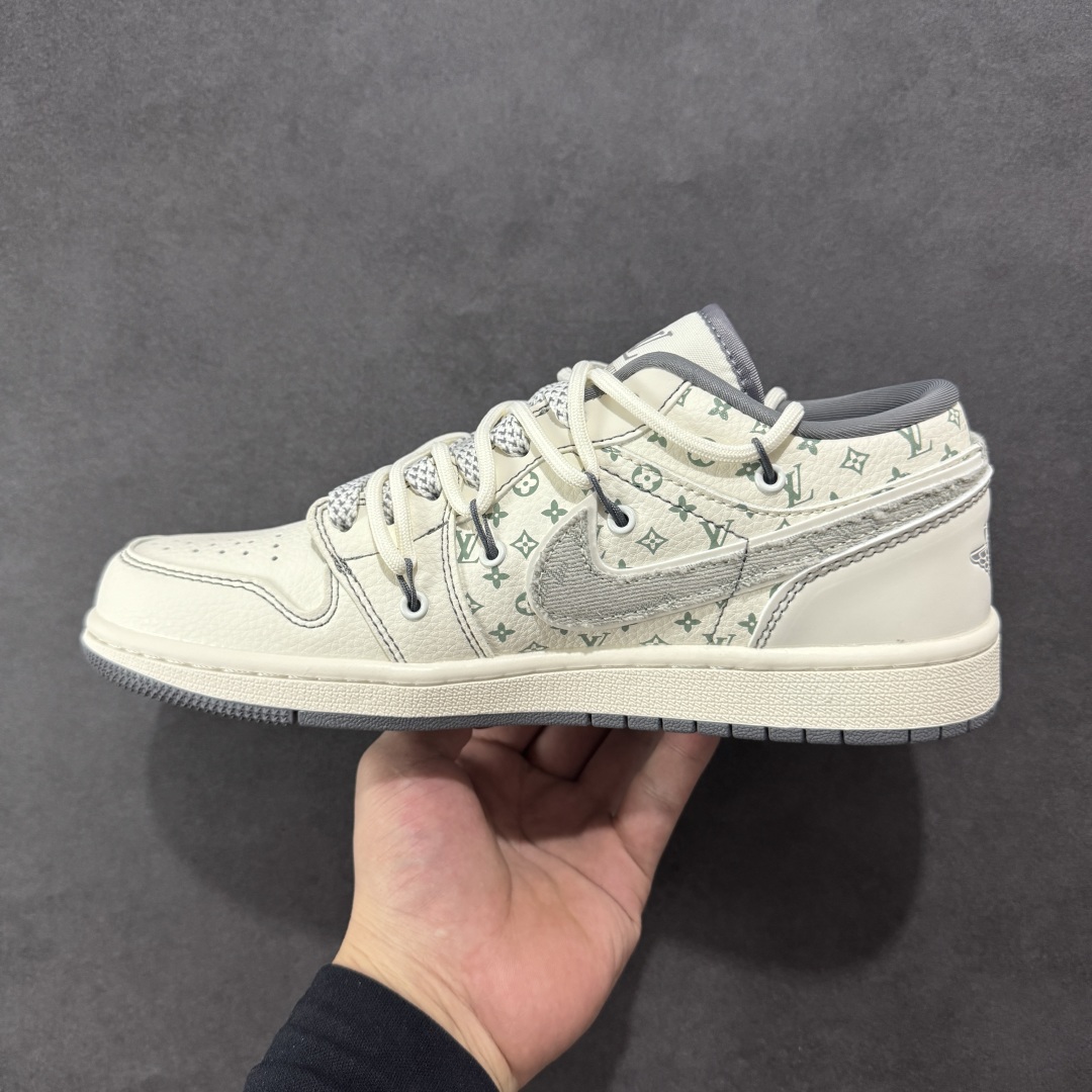 图片[2]-【定制版】Air Jordan 1 Low AJ1 乔1 LV联名 灰布勾抽绳 高端定制 低帮复古篮球鞋  #定制鞋盒 大厂纯原品质出货 超高清洁度 皮料切割干净无任何毛边 细节完美   货号：YX5066-357 尺码：36 36.5 37.5 38 36.5 39 40 40.5 41 42 42.5 43 44 44.5 45-选品中心