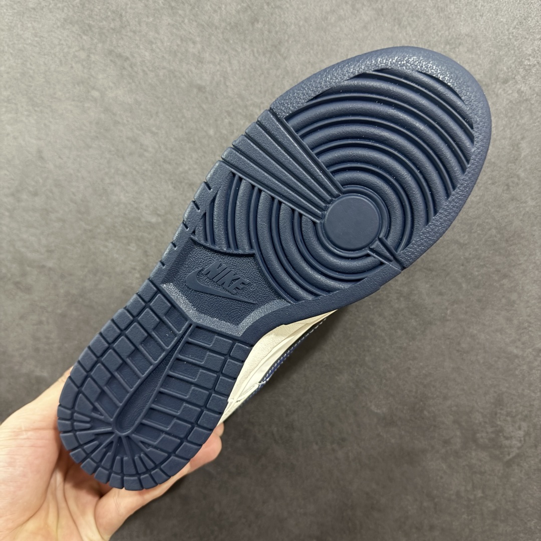 图片[9]-【定制版】Nike SB Dunk Low 古驰联名 红蓝双勾 周年高端定制 低帮休闲板鞋  #定制鞋盒 大厂纯原品质出货 超高清洁度 皮料切割干净无任何毛边 细节完美   货号：XS6089-607 尺码：36 36.5 37.5 38 36.5 39 40 40.5 41 42 42.5 43 44 44.5 45-选品中心