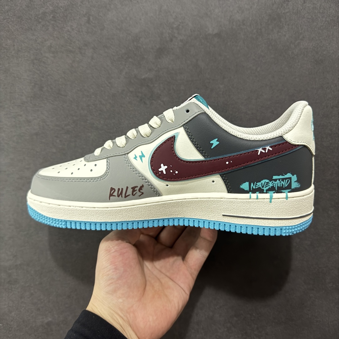 图片[2]-【定制版】Nike Air Force 1 “戒酒骷髅”“Stop drinking”空军一号定制低帮板鞋 货号：LJ2288-666 戒酒骷髅是一幅极具警示意义的创意作品。画面主体是一个骷髅正仰面喝酒，它没有了皮肉的包裹，骨骼突兀地展现，空洞的眼眶直愣愣地望向天空，毫无生机的手紧握着酒杯，酒水顺着它的颌骨肆意流淌 尺码：36 36.5 37.5 38 38.5 39 40 40.5 41 42 42.5 43 44 44.5 45-选品中心