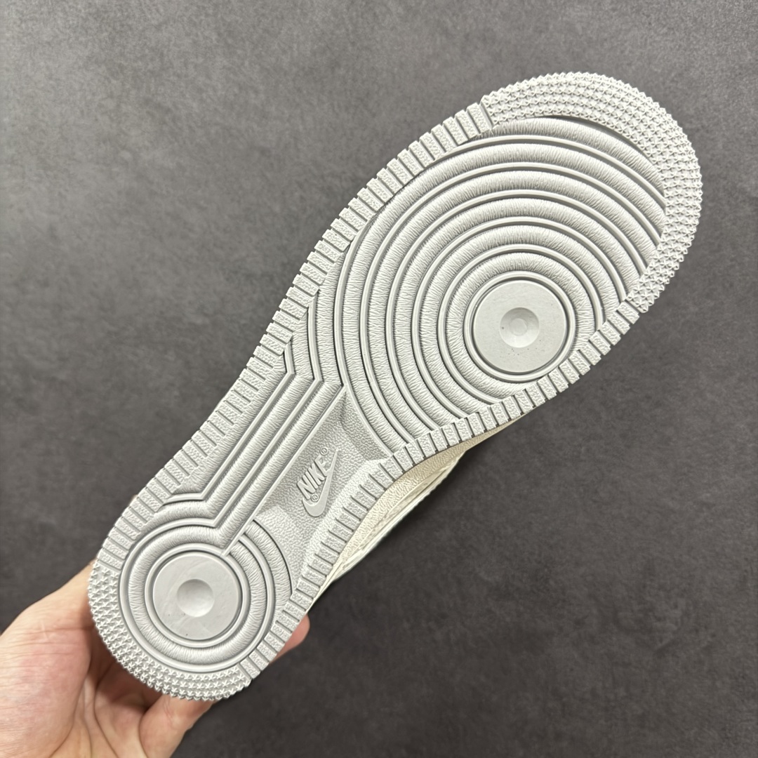 图片[9]-【定制版】海外限量发售！公司级NIke Air Force 1 \’07 Low “斯图西联名——灰银勾”空军一号 低帮 运动鞋 休闲鞋 折边针车 工艺难度大 原楦头原纸板 原装鞋盒 定制五金配件 内置全掌气垫 原厂鞋底 货号：XX3168-209 尺码：36 36.5 37.5 38 38.5 39 40 40.5 41 42 42.5 43 44 44.5 45-选品中心