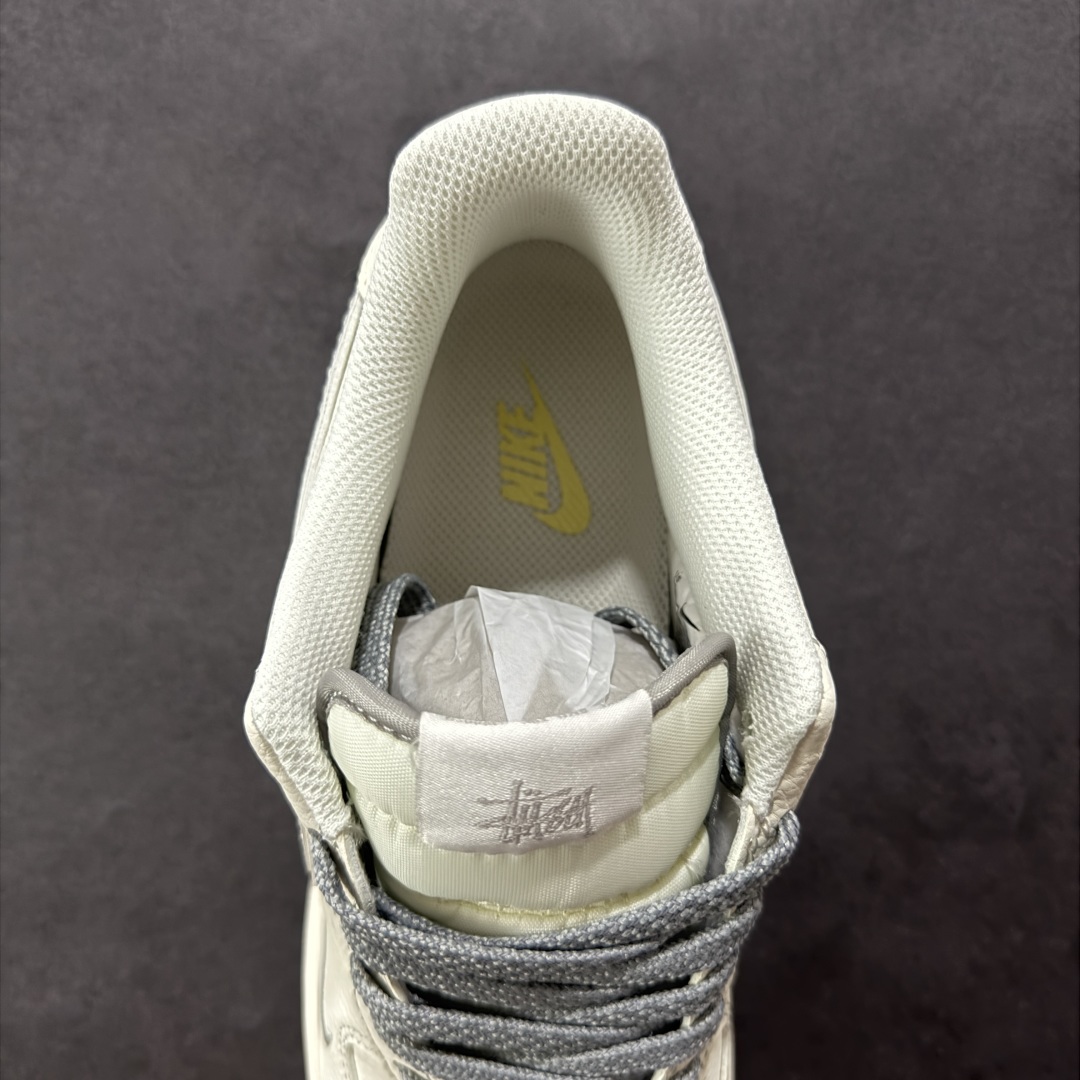 图片[7]-【定制版】海外限量发售！公司级NIke Air Force 1 \’07 Low “斯图西联名——灰银勾”空军一号 低帮 运动鞋 休闲鞋 折边针车 工艺难度大 原楦头原纸板 原装鞋盒 定制五金配件 内置全掌气垫 原厂鞋底 货号：XX3168-209 尺码：36 36.5 37.5 38 38.5 39 40 40.5 41 42 42.5 43 44 44.5 45-选品中心