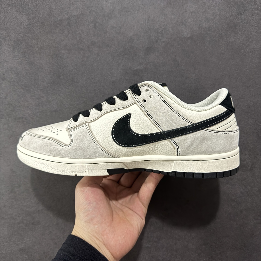 图片[2]-【定制版】Nk SB Dunk Low * 斯图西联名 高端定制 低帮休闲运动板鞋独家版型，柔软高端皮革鞋面，米黑配色，冲击视觉的同时，带来舒适脚感体验 #定制鞋盒 大厂纯原品质出货 超高清洁度 皮料切割干净无任何毛边 细节完美 货号：MM1089-031 尺码：36 36.5 37.5 38 38.5 39 40 40.5 41 42 42.5 43 44 44.5 45-选品中心