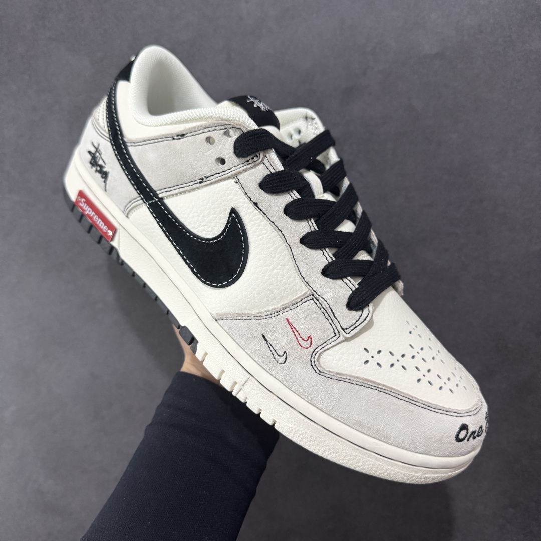 图片[3]-【定制版】Nk SB Dunk Low * 斯图西联名 高端定制 低帮休闲运动板鞋独家版型，柔软高端皮革鞋面，米黑配色，冲击视觉的同时，带来舒适脚感体验 #定制鞋盒 大厂纯原品质出货 超高清洁度 皮料切割干净无任何毛边 细节完美 货号：MM1089-031 尺码：36 36.5 37.5 38 38.5 39 40 40.5 41 42 42.5 43 44 44.5 45-选品中心