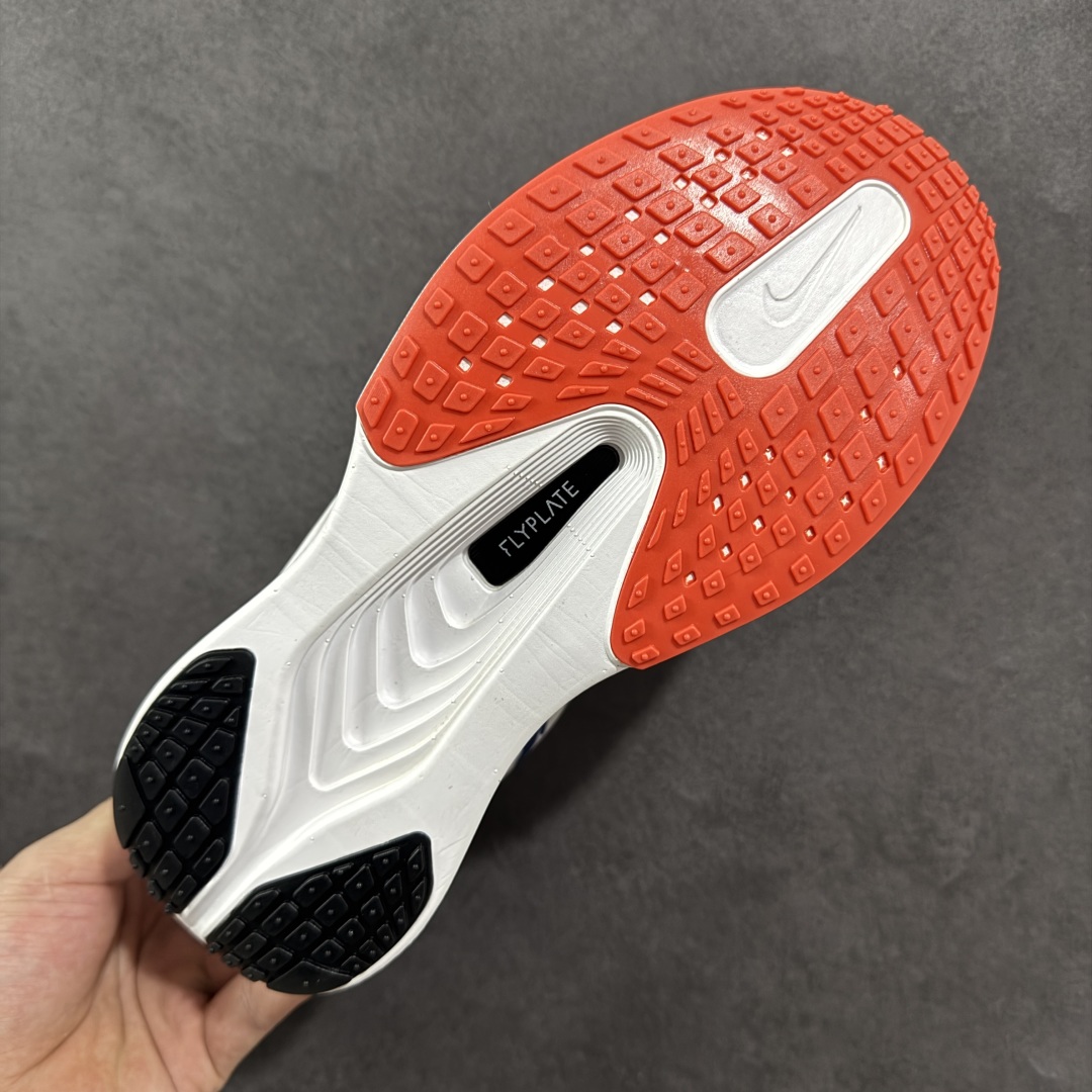 图片[9]-【公司级】NK ZoomX Invincible Run Flyknit 6 轻量跑鞋 飞织低帮休闲运动慢跑鞋 厚底增高 老爹鞋 此鞋专为短跑运动员而生 是为 5 至 10 公里距离的赛事和训练打造 整体设计采用流线型的轻质工程网眼材质构成鞋面 并与其他 Running 旗舰鞋款同样搭载全脚掌 ZoomX 缓冲中底 搭配 Pebax 物料与橡胶外底 ZoomX StreakFly 首发配色以Prototype呈现 其灵感是来自开发期间的磨损测试 透过编号的标记与内侧的预期跑步距离突出研发过程 货号： HQ3498-100 尺码：36 36.5 37.5 38 38.5 39 40 40.5 41 42 42.5 43 44 45-选品中心