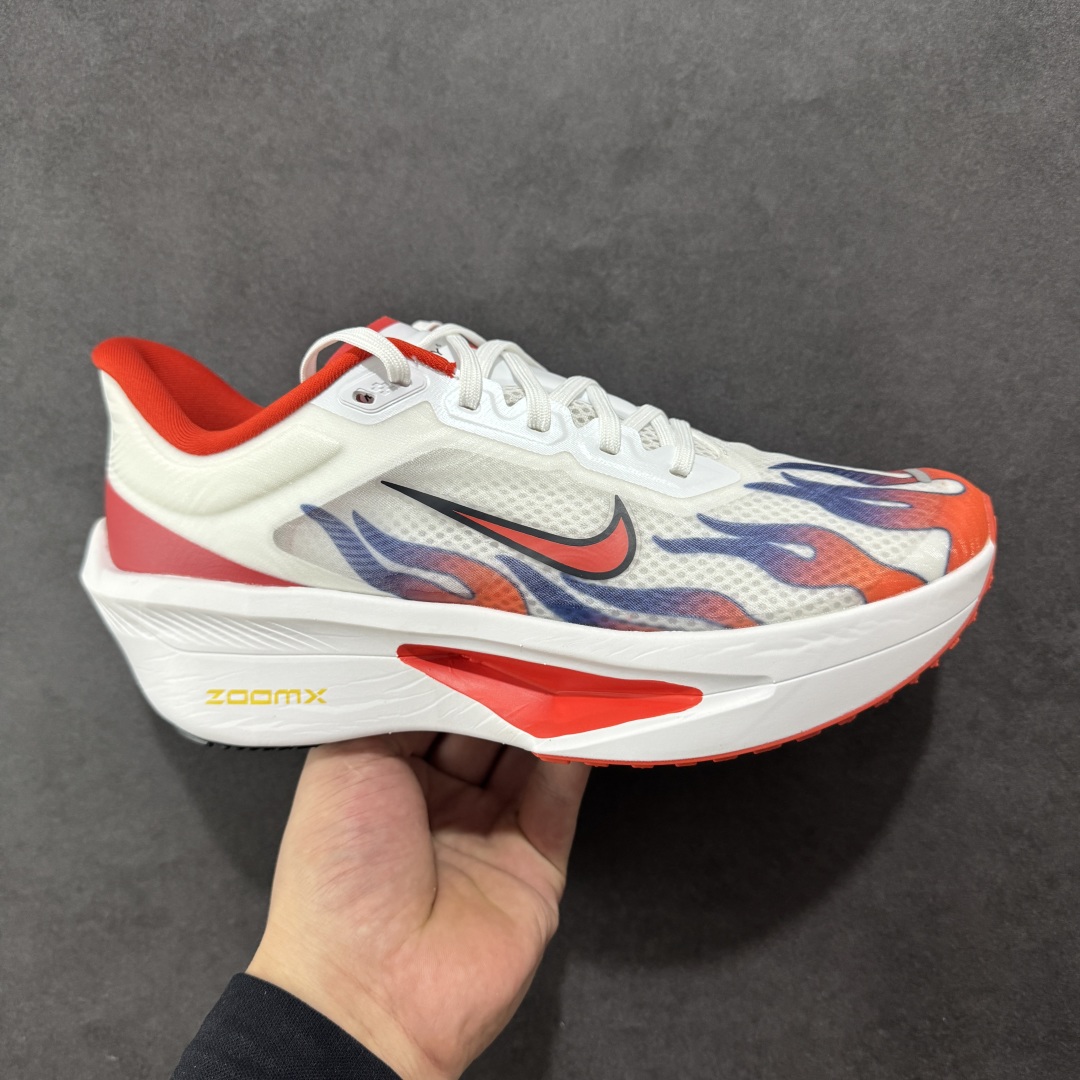 【公司级】NK ZoomX Invincible Run Flyknit 6 轻量跑鞋 飞织低帮休闲运动慢跑鞋 厚底增高 老爹鞋 此鞋专为短跑运动员而生 是为 5 至 10 公里距离的赛事和训练打造 整体设计采用流线型的轻质工程网眼材质构成鞋面 并与其他 Running 旗舰鞋款同样搭载全脚掌 ZoomX 缓冲中底 搭配 Pebax 物料与橡胶外底 ZoomX StreakFly 首发配色以Prototype呈现 其灵感是来自开发期间的磨损测试 透过编号的标记与内侧的预期跑步距离突出研发过程 货号： HQ3498-100 尺码：36 36.5 37.5 38 38.5 39 40 40.5 41 42 42.5 43 44 45-选品中心