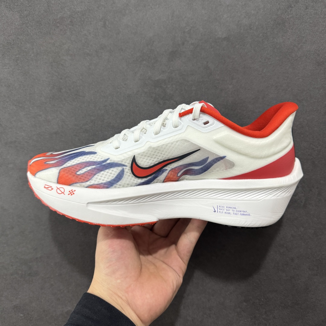 图片[2]-【公司级】NK ZoomX Invincible Run Flyknit 6 轻量跑鞋 飞织低帮休闲运动慢跑鞋 厚底增高 老爹鞋 此鞋专为短跑运动员而生 是为 5 至 10 公里距离的赛事和训练打造 整体设计采用流线型的轻质工程网眼材质构成鞋面 并与其他 Running 旗舰鞋款同样搭载全脚掌 ZoomX 缓冲中底 搭配 Pebax 物料与橡胶外底 ZoomX StreakFly 首发配色以Prototype呈现 其灵感是来自开发期间的磨损测试 透过编号的标记与内侧的预期跑步距离突出研发过程 货号： HQ3498-100 尺码：36 36.5 37.5 38 38.5 39 40 40.5 41 42 42.5 43 44 45-选品中心