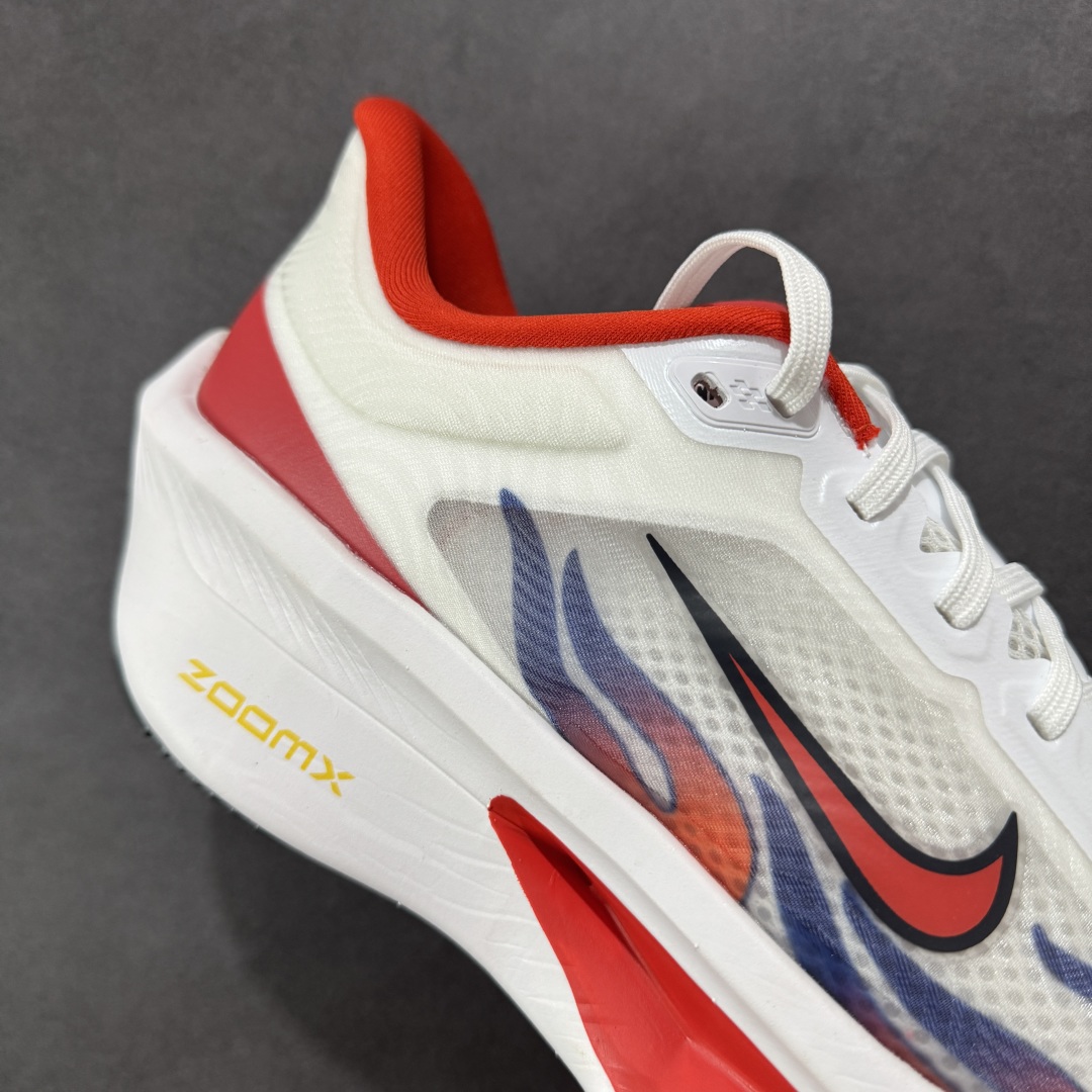 图片[6]-【公司级】NK ZoomX Invincible Run Flyknit 6 轻量跑鞋 飞织低帮休闲运动慢跑鞋 厚底增高 老爹鞋 此鞋专为短跑运动员而生 是为 5 至 10 公里距离的赛事和训练打造 整体设计采用流线型的轻质工程网眼材质构成鞋面 并与其他 Running 旗舰鞋款同样搭载全脚掌 ZoomX 缓冲中底 搭配 Pebax 物料与橡胶外底 ZoomX StreakFly 首发配色以Prototype呈现 其灵感是来自开发期间的磨损测试 透过编号的标记与内侧的预期跑步距离突出研发过程 货号： HQ3498-100 尺码：36 36.5 37.5 38 38.5 39 40 40.5 41 42 42.5 43 44 45-选品中心