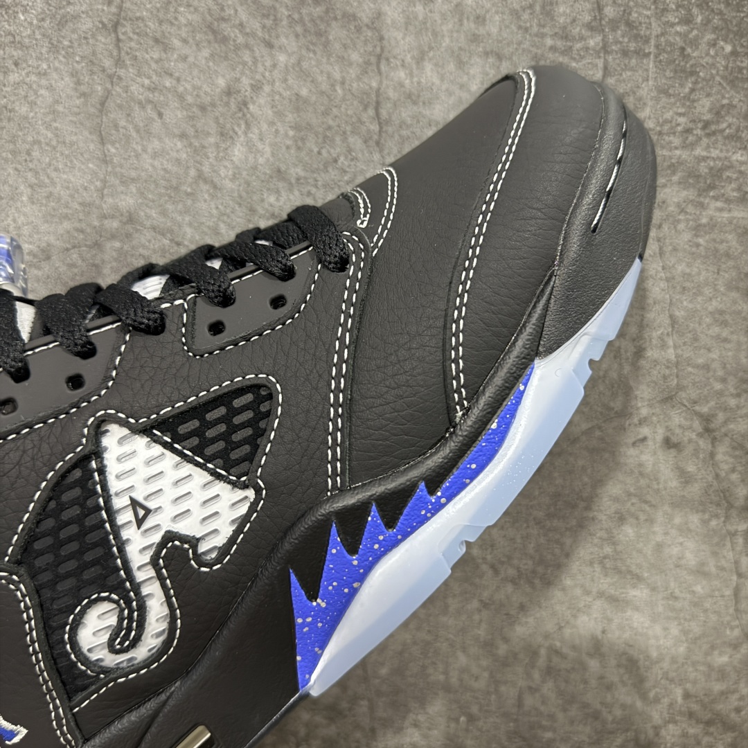 图片[6]-【PK纯原】Awake NY x Air Jordan AJ5 联名黑蓝 DV4982-004 SZ原厂全套原楦原纸板磨具开发 原厂皮料加持 原厂港宝加持定型后跟R度完美 同源原厂电绣 飞人针数密度立体效果一致 原厂拉帮手法 原厂配置纸衬高频鞋盒 原厂指令配双鞋带 原厂TPU网格鞋带扣 超高鞋面清洁度 最高QC检验标准 控制溢胶瑕疵 到手可放心比对发售原鞋 上脚百分百充正驾驭 尺码：40 40.5 41 42 42.5 43 44 44.5 45 46 47.5-选品中心