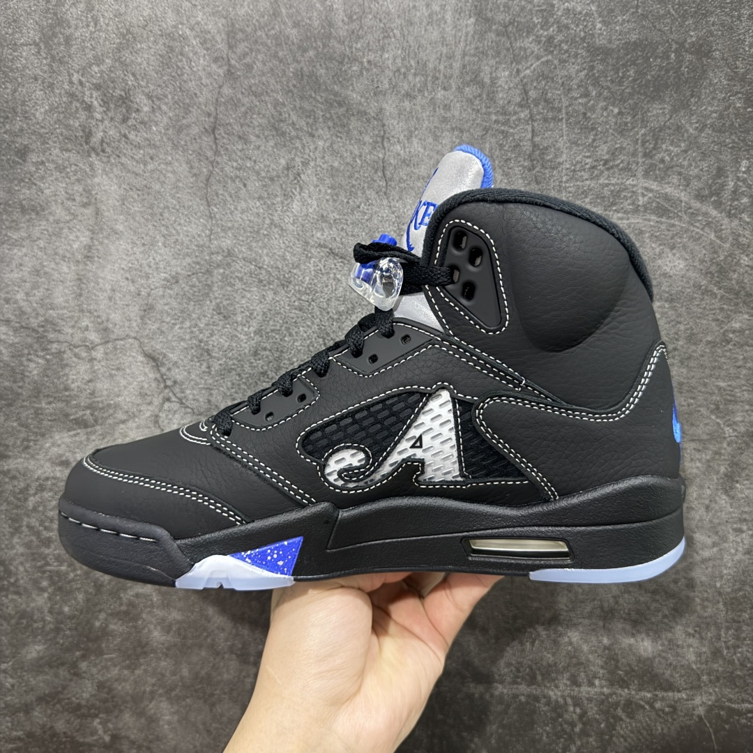 图片[2]-【PK纯原】Awake NY x Air Jordan AJ5 联名黑蓝 DV4982-004 SZ原厂全套原楦原纸板磨具开发 原厂皮料加持 原厂港宝加持定型后跟R度完美 同源原厂电绣 飞人针数密度立体效果一致 原厂拉帮手法 原厂配置纸衬高频鞋盒 原厂指令配双鞋带 原厂TPU网格鞋带扣 超高鞋面清洁度 最高QC检验标准 控制溢胶瑕疵 到手可放心比对发售原鞋 上脚百分百充正驾驭 尺码：40 40.5 41 42 42.5 43 44 44.5 45 46 47.5-选品中心