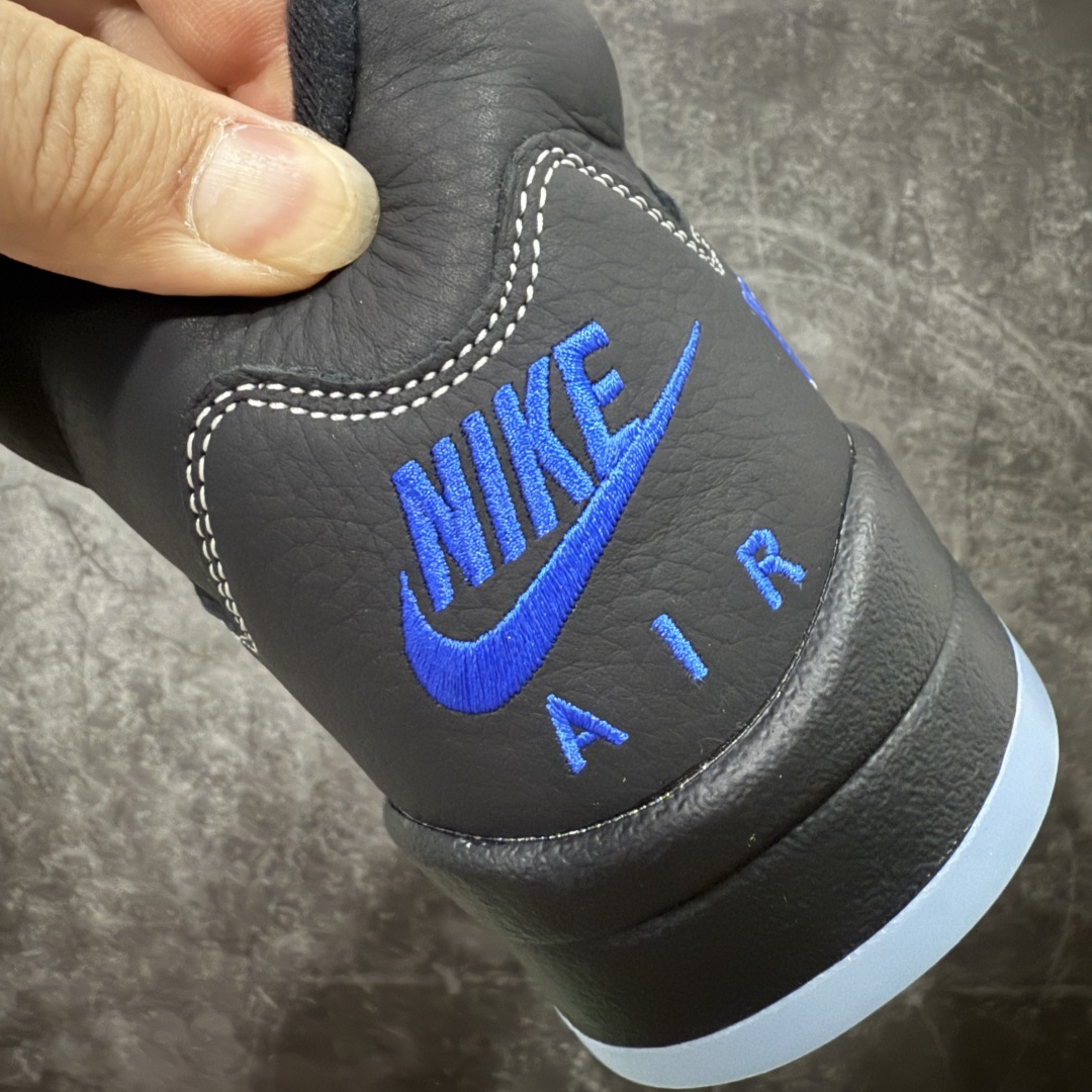 图片[2]-【PK纯原】Awake NY x Air Jordan AJ5 联名黑蓝 DV4982-004 SZ原厂全套原楦原纸板磨具开发 原厂皮料加持 原厂港宝加持定型后跟R度完美 同源原厂电绣 飞人针数密度立体效果一致 原厂拉帮手法 原厂配置纸衬高频鞋盒 原厂指令配双鞋带 原厂TPU网格鞋带扣 超高鞋面清洁度 最高QC检验标准 控制溢胶瑕疵 到手可放心比对发售原鞋 上脚百分百充正驾驭 尺码：40 40.5 41 42 42.5 43 44 44.5 45 46 47.5-选品中心