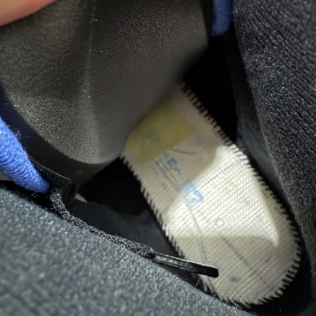 图片[7]-【PK纯原】Awake NY x Air Jordan AJ5 联名黑蓝 DV4982-004 SZ原厂全套原楦原纸板磨具开发 原厂皮料加持 原厂港宝加持定型后跟R度完美 同源原厂电绣 飞人针数密度立体效果一致 原厂拉帮手法 原厂配置纸衬高频鞋盒 原厂指令配双鞋带 原厂TPU网格鞋带扣 超高鞋面清洁度 最高QC检验标准 控制溢胶瑕疵 到手可放心比对发售原鞋 上脚百分百充正驾驭 尺码：40 40.5 41 42 42.5 43 44 44.5 45 46 47.5-选品中心