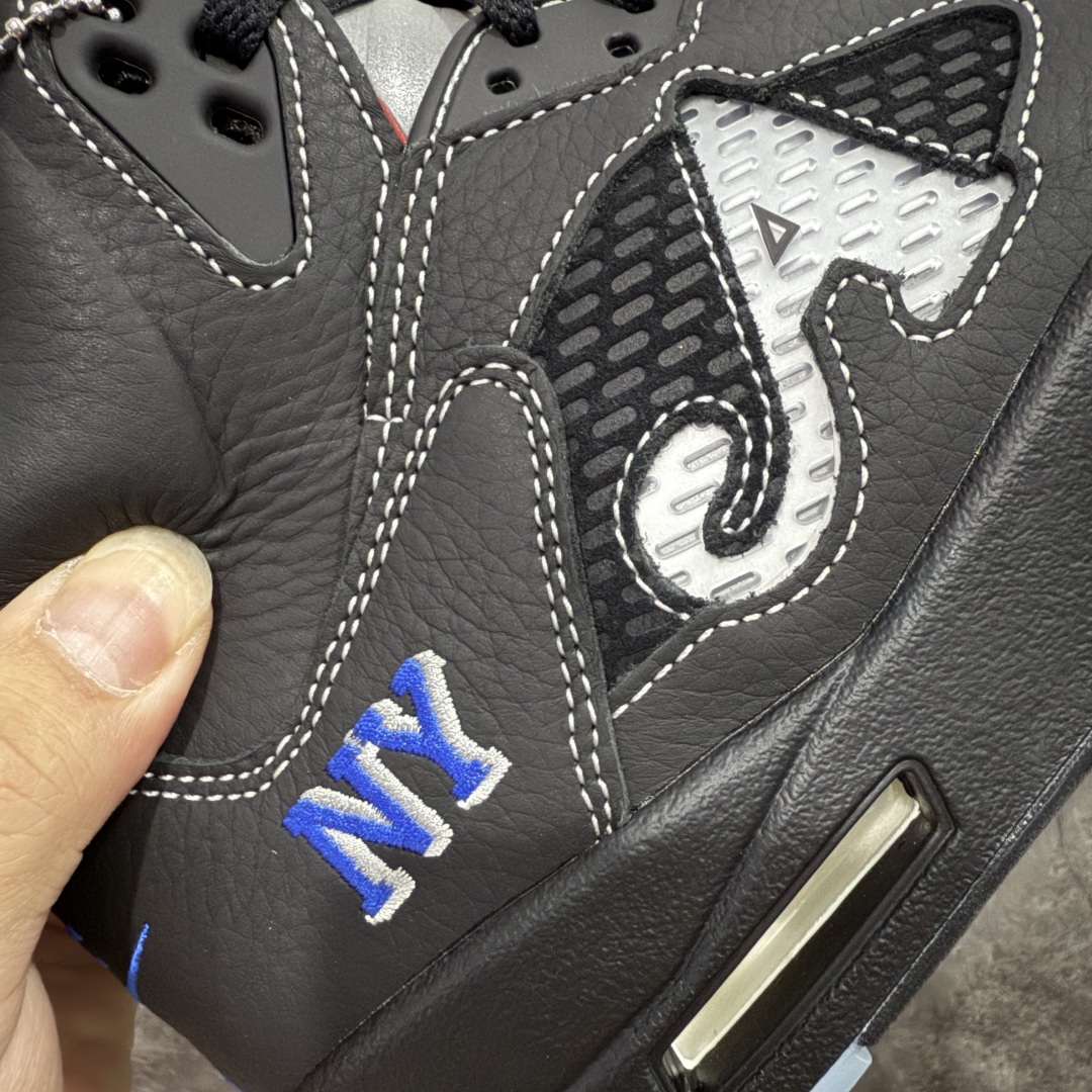 图片[3]-【PK纯原】Awake NY x Air Jordan AJ5 联名黑蓝 DV4982-004 SZ原厂全套原楦原纸板磨具开发 原厂皮料加持 原厂港宝加持定型后跟R度完美 同源原厂电绣 飞人针数密度立体效果一致 原厂拉帮手法 原厂配置纸衬高频鞋盒 原厂指令配双鞋带 原厂TPU网格鞋带扣 超高鞋面清洁度 最高QC检验标准 控制溢胶瑕疵 到手可放心比对发售原鞋 上脚百分百充正驾驭 尺码：40 40.5 41 42 42.5 43 44 44.5 45 46 47.5-选品中心