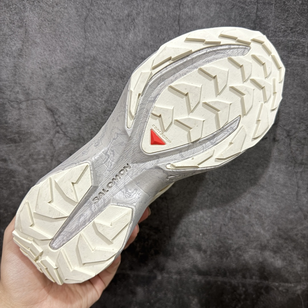 图片[9]-【巅峰版】SALOMON萨洛蒙 XT PU.RE ADVANCED 舒适百搭耐磨 低帮 越野跑步鞋 男女同款 米白 474464 萨洛蒙潮流越野机能户外功能鞋 纯原外贸平台特供订单 耗时半年巨作 全套原纸板楦头开发 原厂特供网布配套加持 确保原汁原味 完美呈现版型 原档数据独家私模五层组合大底 男女鞋同步官方开发至46.5 原装Ortholite轻量化鞋垫 中底布带钢印编号 原厂TPU锁扣 进口港宝加持 后跟自然饱满 还原公司包裹性 基于 SALOMON 初代 XT 鞋身造型并搭载 4D ADVANCED CHASSIS™ 大底打造而成 带来了多项足部控制与保护等功能性 如在运动过程中控制左右晃动的过程而提高稳定性、改善长途越野过程中足中到足尖的过渡、提高感知岩石的精确度以抵抗尖锐物体对脚底的伤害以及采用动态缓冲来增强穿着舒适感 从而减轻疲劳感 使其成为一双舒适且安全的户外之履 尺码：36 36.5 37.5 38 38.5 39 40 40.5 41 42 42.5 43 44 44.5 45-选品中心