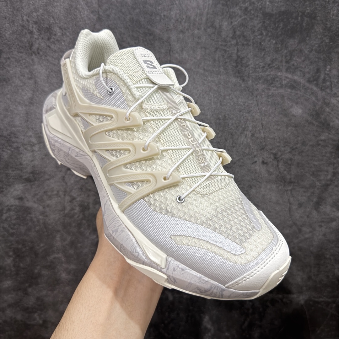 图片[3]-【巅峰版】SALOMON萨洛蒙 XT PU.RE ADVANCED 舒适百搭耐磨 低帮 越野跑步鞋 男女同款 米白 474464 萨洛蒙潮流越野机能户外功能鞋 纯原外贸平台特供订单 耗时半年巨作 全套原纸板楦头开发 原厂特供网布配套加持 确保原汁原味 完美呈现版型 原档数据独家私模五层组合大底 男女鞋同步官方开发至46.5 原装Ortholite轻量化鞋垫 中底布带钢印编号 原厂TPU锁扣 进口港宝加持 后跟自然饱满 还原公司包裹性 基于 SALOMON 初代 XT 鞋身造型并搭载 4D ADVANCED CHASSIS™ 大底打造而成 带来了多项足部控制与保护等功能性 如在运动过程中控制左右晃动的过程而提高稳定性、改善长途越野过程中足中到足尖的过渡、提高感知岩石的精确度以抵抗尖锐物体对脚底的伤害以及采用动态缓冲来增强穿着舒适感 从而减轻疲劳感 使其成为一双舒适且安全的户外之履 尺码：36 36.5 37.5 38 38.5 39 40 40.5 41 42 42.5 43 44 44.5 45-选品中心