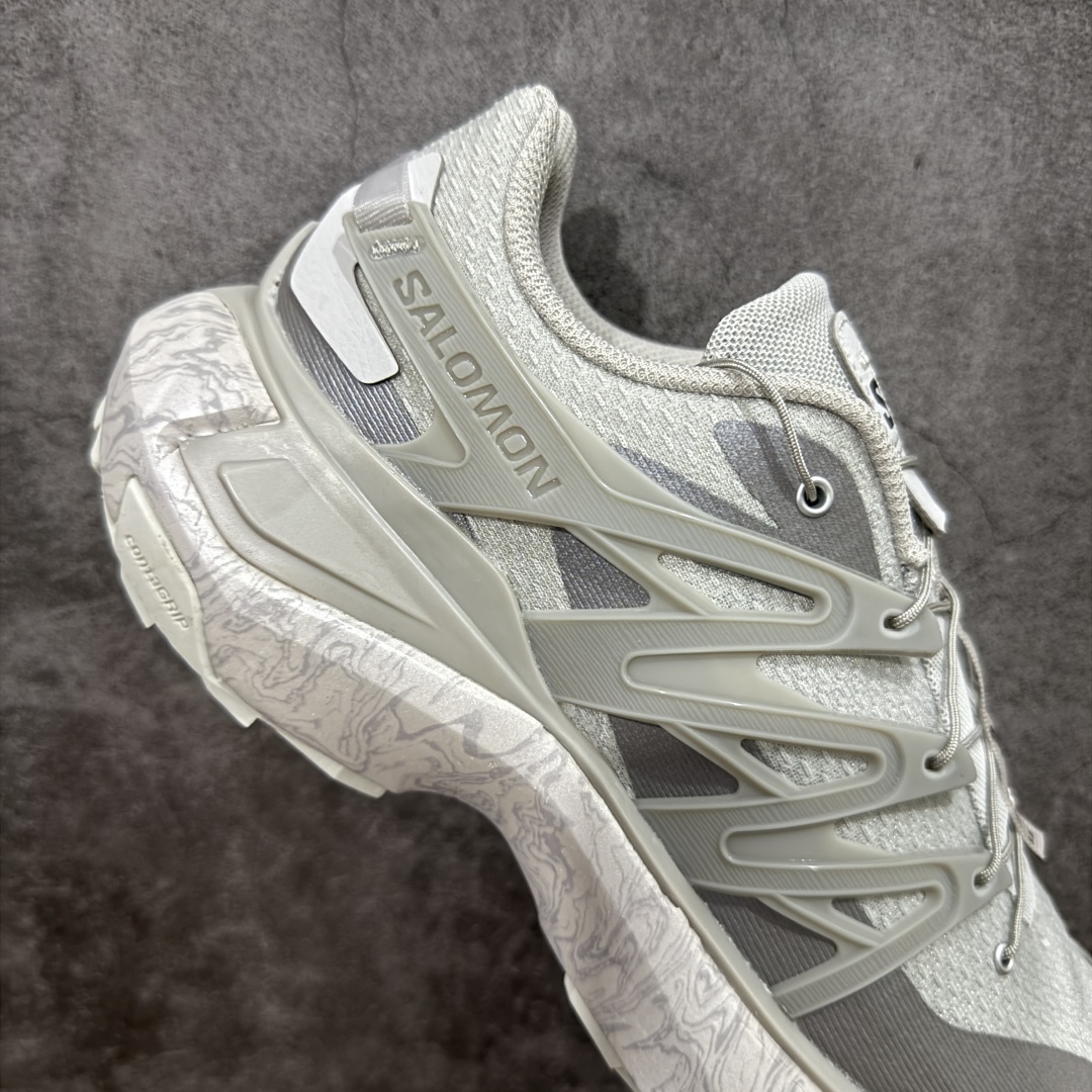 图片[7]-【巅峰版】SALOMON萨洛蒙 XT PU.RE ADVANCED 舒适百搭耐磨 低帮 越野跑步鞋 男女同款 浅灰 476047 萨洛蒙潮流越野机能户外功能鞋 纯原外贸平台特供订单 耗时半年巨作 全套原纸板楦头开发 原厂特供网布配套加持 确保原汁原味 完美呈现版型 原档数据独家私模五层组合大底 男女鞋同步官方开发至46.5 原装Ortholite轻量化鞋垫 中底布带钢印编号 原厂TPU锁扣 进口港宝加持 后跟自然饱满 还原公司包裹性 基于 SALOMON 初代 XT 鞋身造型并搭载 4D ADVANCED CHASSIS™ 大底打造而成 带来了多项足部控制与保护等功能性 如在运动过程中控制左右晃动的过程而提高稳定性、改善长途越野过程中足中到足尖的过渡、提高感知岩石的精确度以抵抗尖锐物体对脚底的伤害以及采用动态缓冲来增强穿着舒适感 从而减轻疲劳感 使其成为一双舒适且安全的户外之履 尺码：36 36.5 37.5 38 38.5 39 40 40.5 41 42 42.5 43 44 44.5 45-选品中心