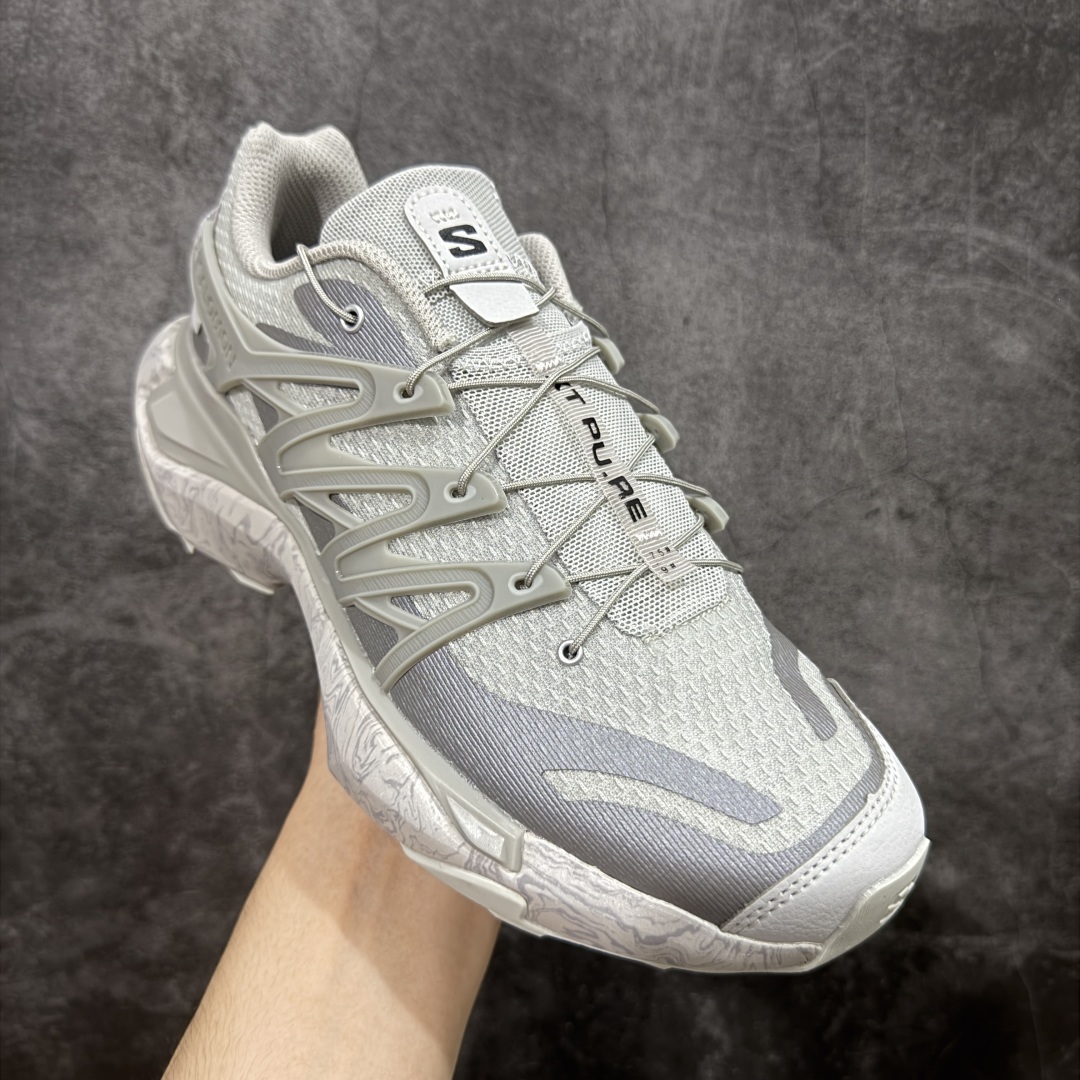 图片[3]-【巅峰版】SALOMON萨洛蒙 XT PU.RE ADVANCED 舒适百搭耐磨 低帮 越野跑步鞋 男女同款 浅灰 476047 萨洛蒙潮流越野机能户外功能鞋 纯原外贸平台特供订单 耗时半年巨作 全套原纸板楦头开发 原厂特供网布配套加持 确保原汁原味 完美呈现版型 原档数据独家私模五层组合大底 男女鞋同步官方开发至46.5 原装Ortholite轻量化鞋垫 中底布带钢印编号 原厂TPU锁扣 进口港宝加持 后跟自然饱满 还原公司包裹性 基于 SALOMON 初代 XT 鞋身造型并搭载 4D ADVANCED CHASSIS™ 大底打造而成 带来了多项足部控制与保护等功能性 如在运动过程中控制左右晃动的过程而提高稳定性、改善长途越野过程中足中到足尖的过渡、提高感知岩石的精确度以抵抗尖锐物体对脚底的伤害以及采用动态缓冲来增强穿着舒适感 从而减轻疲劳感 使其成为一双舒适且安全的户外之履 尺码：36 36.5 37.5 38 38.5 39 40 40.5 41 42 42.5 43 44 44.5 45-选品中心
