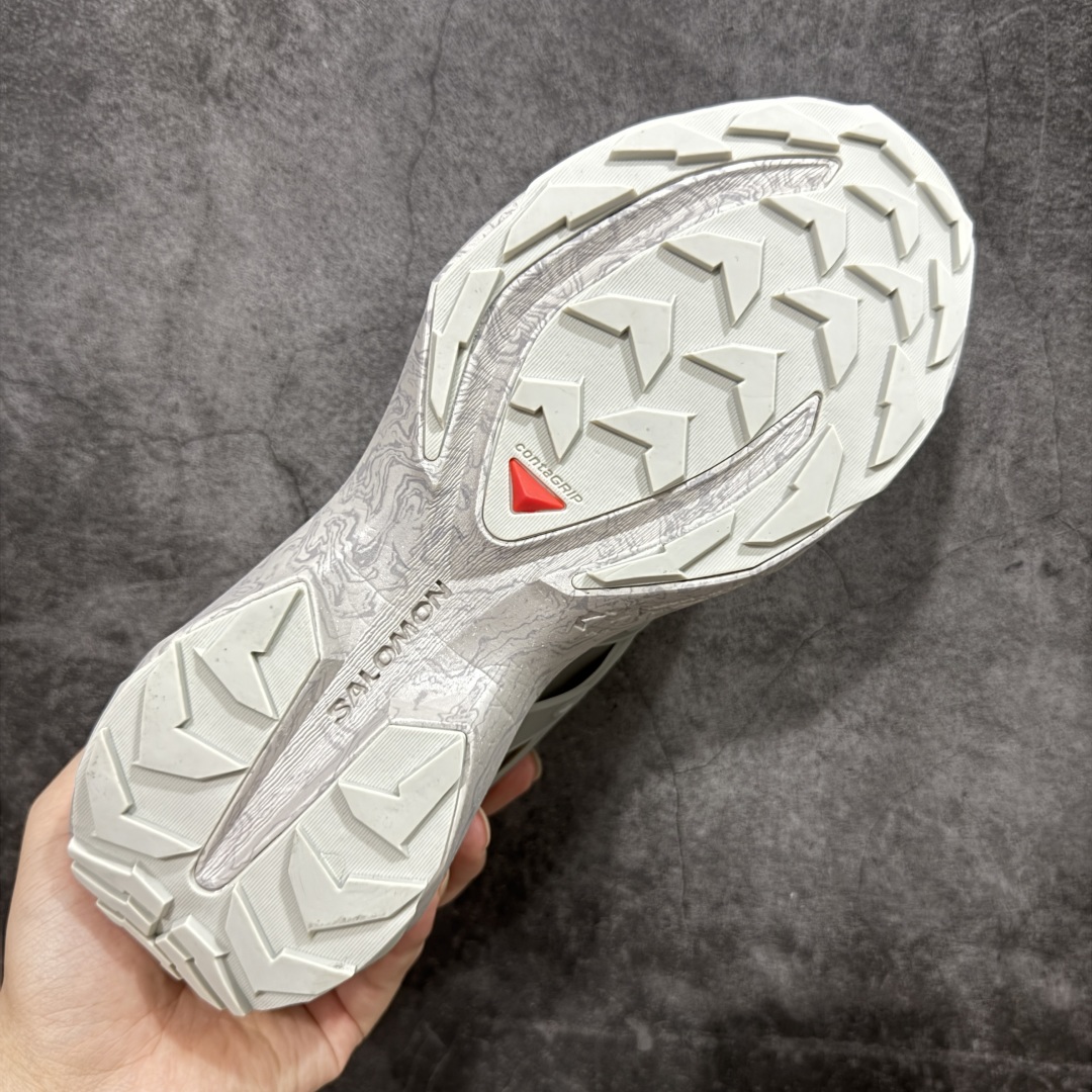 图片[9]-【巅峰版】SALOMON萨洛蒙 XT PU.RE ADVANCED 舒适百搭耐磨 低帮 越野跑步鞋 男女同款 浅灰 476047 萨洛蒙潮流越野机能户外功能鞋 纯原外贸平台特供订单 耗时半年巨作 全套原纸板楦头开发 原厂特供网布配套加持 确保原汁原味 完美呈现版型 原档数据独家私模五层组合大底 男女鞋同步官方开发至46.5 原装Ortholite轻量化鞋垫 中底布带钢印编号 原厂TPU锁扣 进口港宝加持 后跟自然饱满 还原公司包裹性 基于 SALOMON 初代 XT 鞋身造型并搭载 4D ADVANCED CHASSIS™ 大底打造而成 带来了多项足部控制与保护等功能性 如在运动过程中控制左右晃动的过程而提高稳定性、改善长途越野过程中足中到足尖的过渡、提高感知岩石的精确度以抵抗尖锐物体对脚底的伤害以及采用动态缓冲来增强穿着舒适感 从而减轻疲劳感 使其成为一双舒适且安全的户外之履 尺码：36 36.5 37.5 38 38.5 39 40 40.5 41 42 42.5 43 44 44.5 45-选品中心