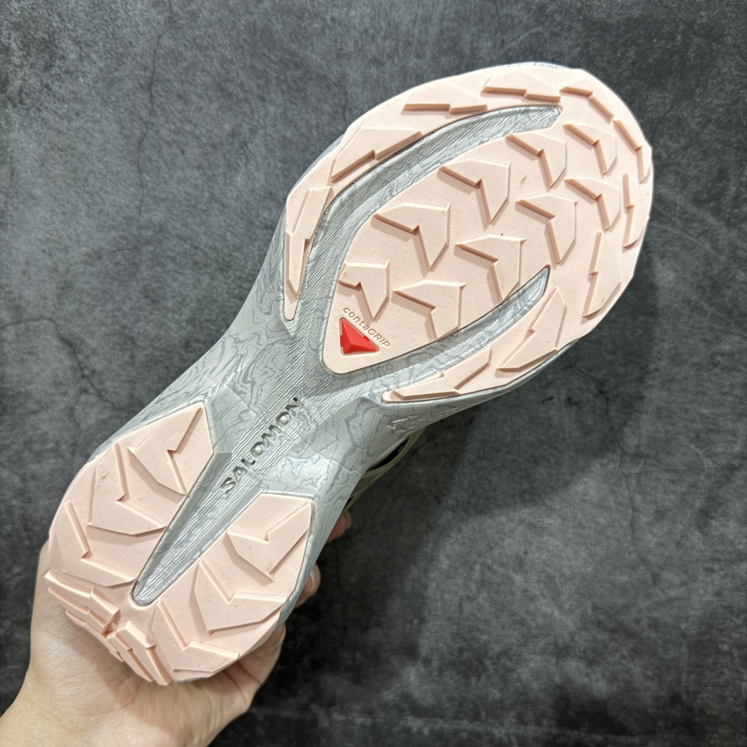 图片[9]-【巅峰版】SALOMON萨洛蒙 XT PU.RE ADVANCED 舒适百搭耐磨 低帮 越野跑步鞋 男女同款 灰绿 478026 萨洛蒙潮流越野机能户外功能鞋 纯原外贸平台特供订单 耗时半年巨作 全套原纸板楦头开发 原厂特供网布配套加持 确保原汁原味 完美呈现版型 原档数据独家私模五层组合大底 男女鞋同步官方开发至46.5 原装Ortholite轻量化鞋垫 中底布带钢印编号 原厂TPU锁扣 进口港宝加持 后跟自然饱满 还原公司包裹性 基于 SALOMON 初代 XT 鞋身造型并搭载 4D ADVANCED CHASSIS™ 大底打造而成 带来了多项足部控制与保护等功能性 如在运动过程中控制左右晃动的过程而提高稳定性、改善长途越野过程中足中到足尖的过渡、提高感知岩石的精确度以抵抗尖锐物体对脚底的伤害以及采用动态缓冲来增强穿着舒适感 从而减轻疲劳感 使其成为一双舒适且安全的户外之履 尺码：36 36.5 37.5 38 38.5 39 40 40.5 41 42 42.5 43 44 44.5 45-选品中心