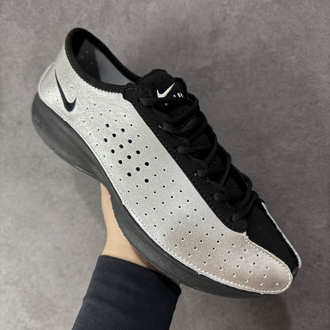 图片[3]-【公司H版】Nike Air Superfly 舒适百搭防滑耐磨 低帮跑步鞋 女款 黑银色 IB5824-200 市场首发版本出货 原版开发 黑银配色超酷，未来感拉满 鞋很轻盈，鞋型偏窄 可以选择大一码，显的脚长一些 可盐可甜 颜值在线 春夏百搭款 尺码：35.5 36 36.5 37 38 38.5 39 40-选品中心