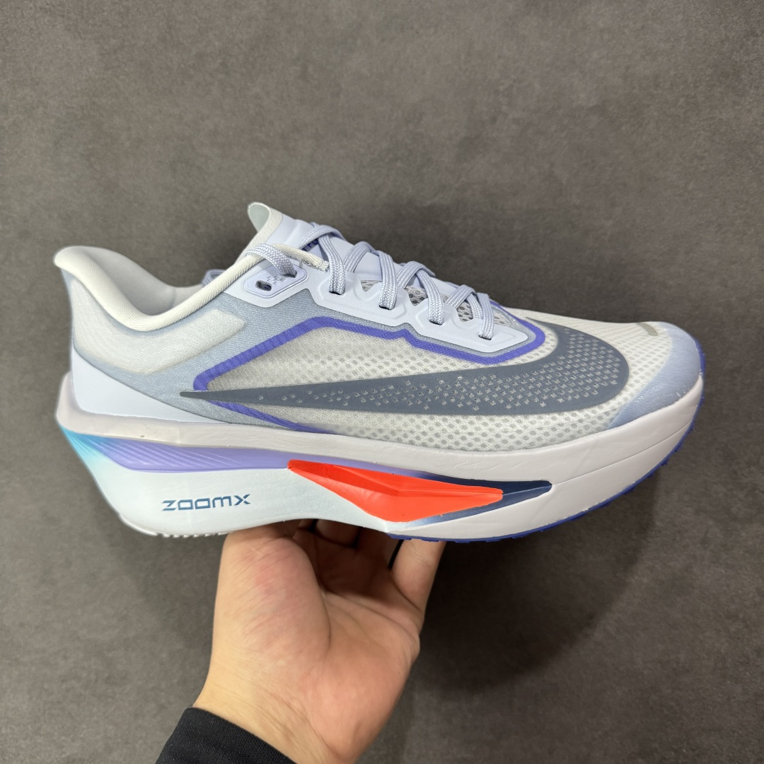 【公司级】NK ZoomX Invincible Run Flyknit 6 轻量跑鞋 飞织低帮休闲运动慢跑鞋 厚底增高 老爹鞋 此鞋专为短跑运动员而生 是为 5 至 10 公里距离的赛事和训练打造 整体设计采用流线型的轻质工程网眼材质构成鞋面 并与其他 Running 旗舰鞋款同样搭载全脚掌 ZoomX 缓冲中底 搭配 Pebax 物料与橡胶外底 ZoomX StreakFly 首发配色以Prototype呈现 其灵感是来自开发期间的磨损测试 透过编号的标记与内侧的预期跑步距离突出研发过程 货号: FN8454-002 尺码:36 36.5 37.5 38 38.5 39 40 40.5 41 42 42.5 43 44 45-选品中心