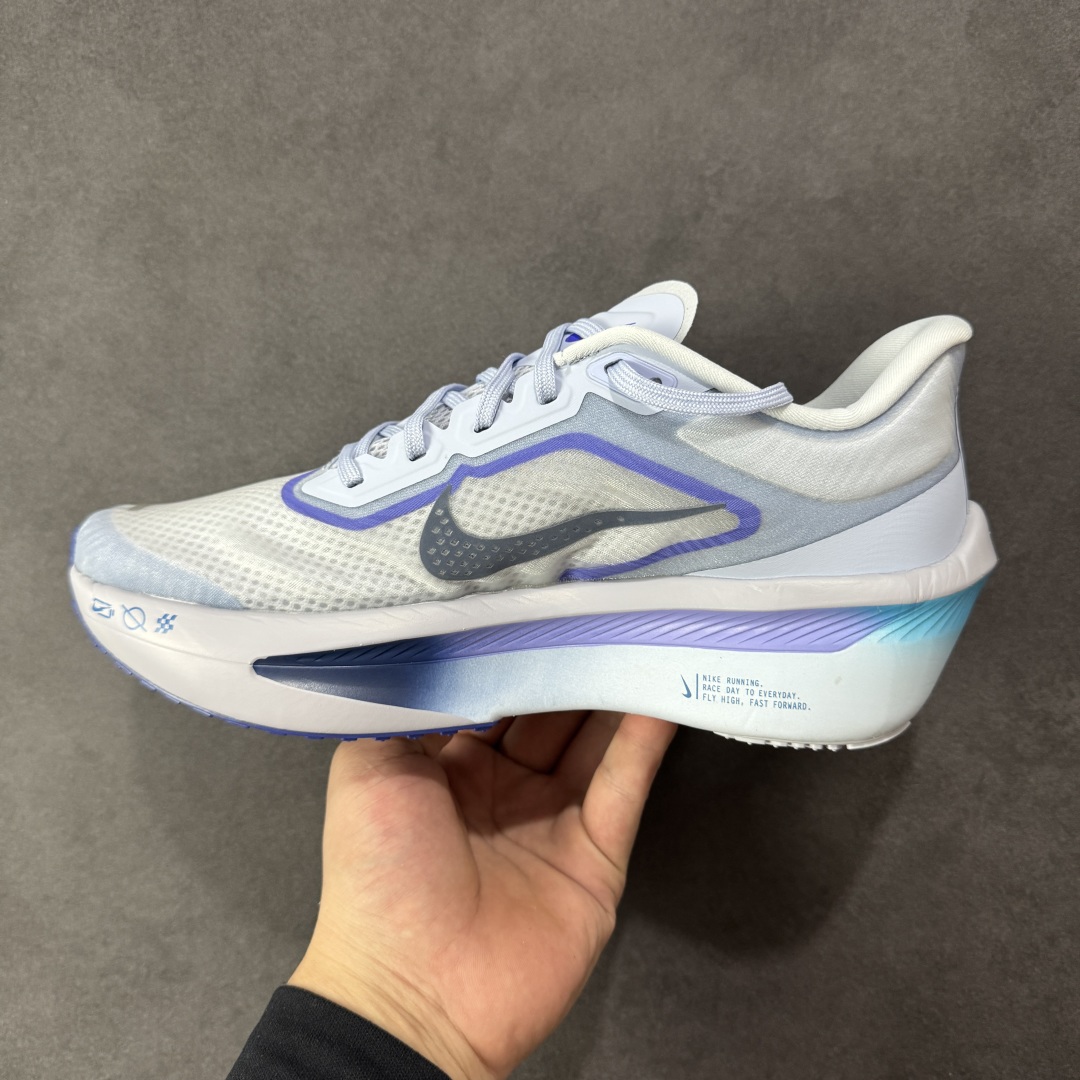 图片[2]-【公司级】NK ZoomX Invincible Run Flyknit 6 轻量跑鞋 飞织低帮休闲运动慢跑鞋 厚底增高 老爹鞋 此鞋专为短跑运动员而生 是为 5 至 10 公里距离的赛事和训练打造 整体设计采用流线型的轻质工程网眼材质构成鞋面 并与其他 Running 旗舰鞋款同样搭载全脚掌 ZoomX 缓冲中底 搭配 Pebax 物料与橡胶外底 ZoomX StreakFly 首发配色以Prototype呈现 其灵感是来自开发期间的磨损测试 透过编号的标记与内侧的预期跑步距离突出研发过程 货号： FN8454-002 尺码：36 36.5 37.5 38 38.5 39 40 40.5 41 42 42.5 43 44 45-选品中心