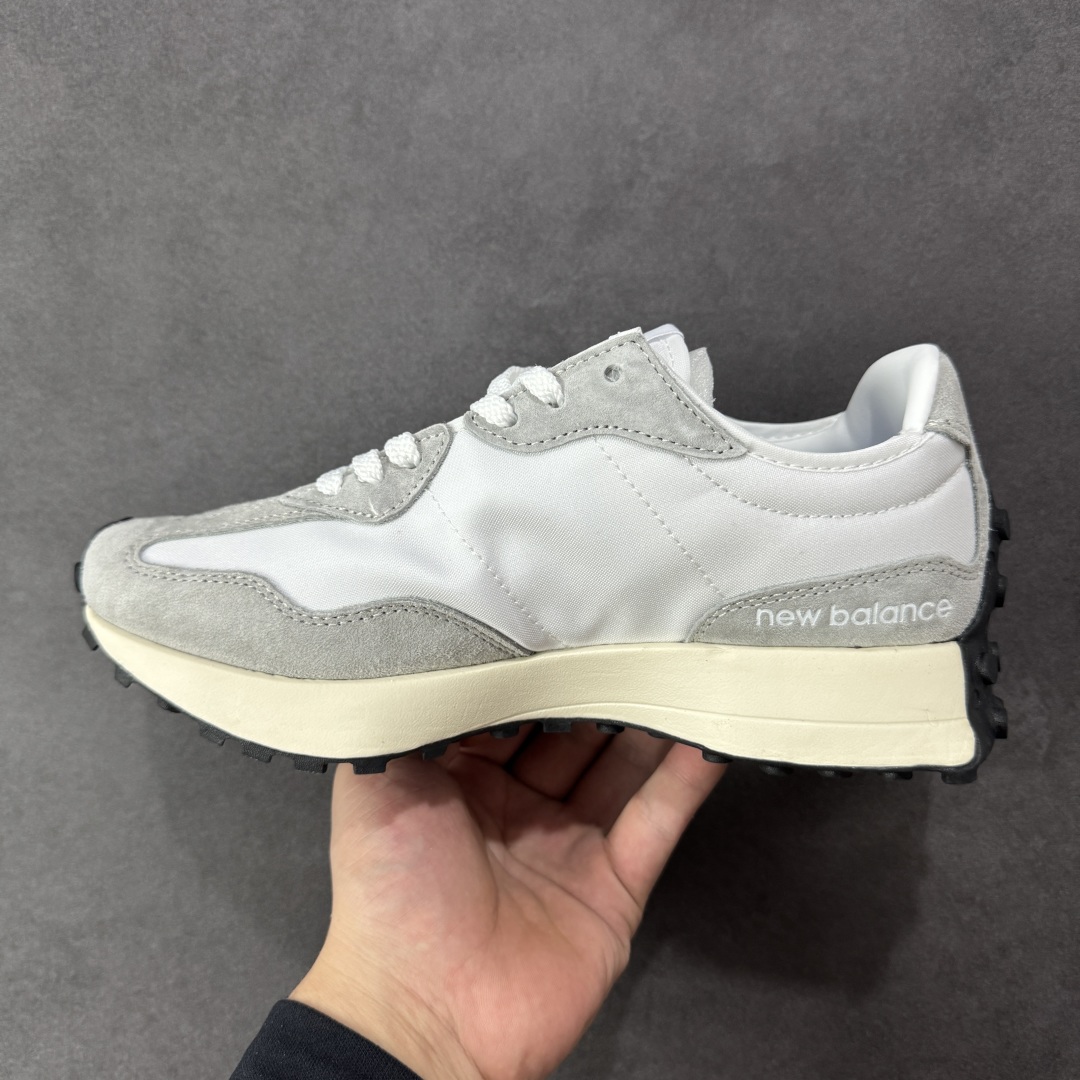 图片[2]-【K8版本】NB新百伦New Balance NB327系列复古休闲运动慢跑鞋 MS327LAB 全新 New Balance 327 系列，以更纯粹的复古风格设计打造的全新造型。侧身还以解构设计，将 N 字标志以做旧压花样式呈现，样式别具新意。而麂皮、冲孔皮革的塑造，则呈现出高级怀旧气质，也让鞋款在奢华时装风格与运动氛围之间达到了平衡。 尺码：36～45半-选品中心