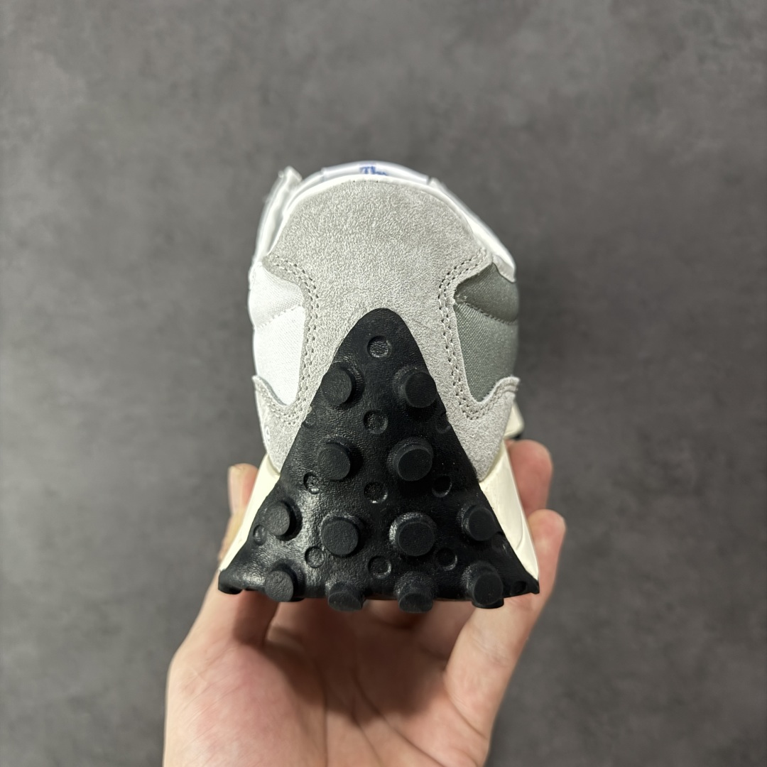 图片[4]-【K8版本】NB新百伦New Balance NB327系列复古休闲运动慢跑鞋 MS327LAB 全新 New Balance 327 系列，以更纯粹的复古风格设计打造的全新造型。侧身还以解构设计，将 N 字标志以做旧压花样式呈现，样式别具新意。而麂皮、冲孔皮革的塑造，则呈现出高级怀旧气质，也让鞋款在奢华时装风格与运动氛围之间达到了平衡。 尺码：36～45半-选品中心