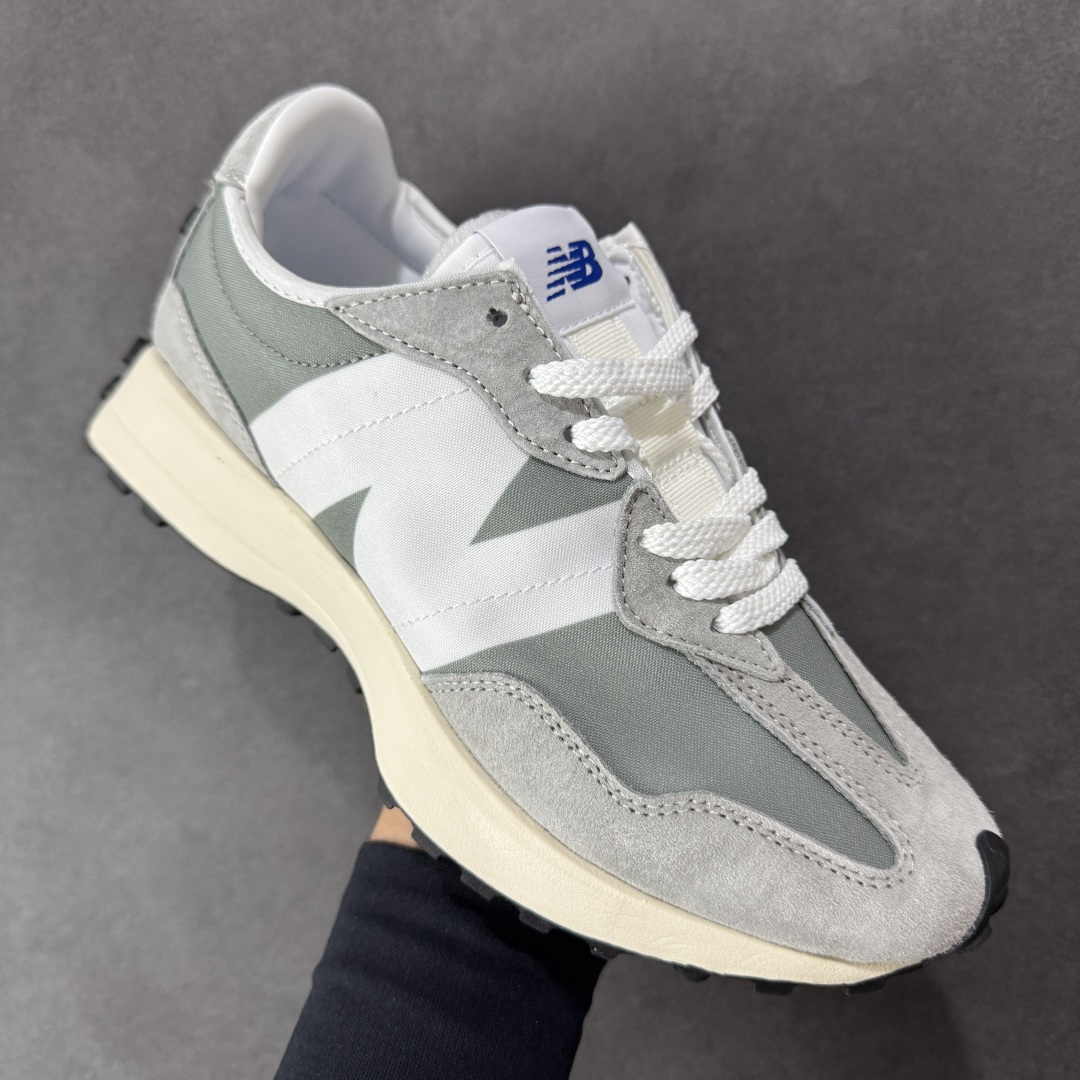 图片[3]-【K8版本】NB新百伦New Balance NB327系列复古休闲运动慢跑鞋 MS327LAB 全新 New Balance 327 系列，以更纯粹的复古风格设计打造的全新造型。侧身还以解构设计，将 N 字标志以做旧压花样式呈现，样式别具新意。而麂皮、冲孔皮革的塑造，则呈现出高级怀旧气质，也让鞋款在奢华时装风格与运动氛围之间达到了平衡。 尺码：36～45半-选品中心