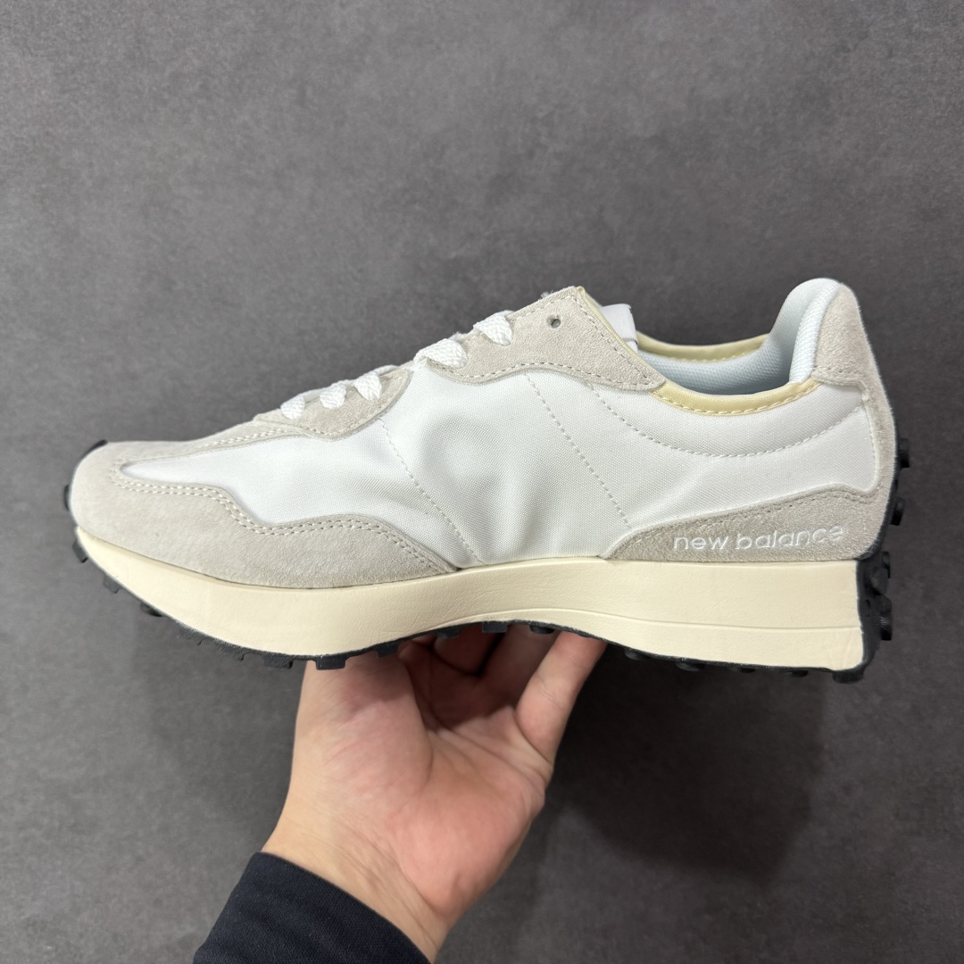 图片[2]-【K8版本】NB新百伦New Balance NB327系列复古休闲运动慢跑鞋 MS327FE 全新 New Balance 327 系列，以更纯粹的复古风格设计打造的全新造型。侧身还以解构设计，将 N 字标志以做旧压花样式呈现，样式别具新意。而麂皮、冲孔皮革的塑造，则呈现出高级怀旧气质，也让鞋款在奢华时装风格与运动氛围之间达到了平衡。 尺码：36～45半-选品中心