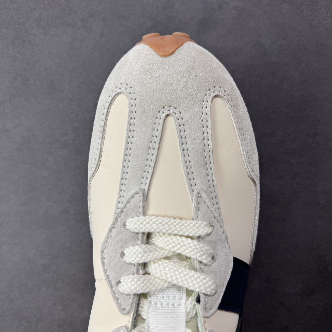 图片[8]-【K8版本】NB新百伦New Balance NB327系列复古休闲运动慢跑鞋 WS327KB 全新 New Balance 327 系列，以更纯粹的复古风格设计打造的全新造型。侧身还以解构设计，将 N 字标志以做旧压花样式呈现，样式别具新意。而麂皮、冲孔皮革的塑造，则呈现出高级怀旧气质，也让鞋款在奢华时装风格与运动氛围之间达到了平衡。 尺码：36～45半-选品中心