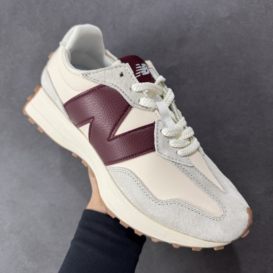 图片[3]-【K8版本】NB新百伦New Balance NB327系列复古休闲运动慢跑鞋 WS327KA 全新 New Balance 327 系列，以更纯粹的复古风格设计打造的全新造型。侧身还以解构设计，将 N 字标志以做旧压花样式呈现，样式别具新意。而麂皮、冲孔皮革的塑造，则呈现出高级怀旧气质，也让鞋款在奢华时装风格与运动氛围之间达到了平衡。 尺码：36～45半-选品中心