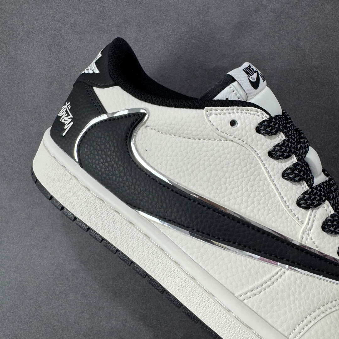 图片[6]-【定制版】Travis Scott x Fragment Design x Air Jordan 1 Low OG SP AJ1 乔1 斯图西联名 低帮文化休闲板鞋 ST5696-261  #多方联名合作融合了Travis Scott 独特的音乐风格，藤原浩个性的设计风格以及Jordan品牌的经典元素 使其成为一双具有独特身份和价值的鞋子 清新而立体的外观加上联名标识更突出了其独特身份 这种配色方案显示出活力和时尚感 在视觉上引人注目 鞋身的质感和细腻的细节处理使其显得高端而格调十足 这款“倒钩”联名是设计与创意完美结合 融合多方的个性风格是一款备受瞩目的潮流鞋款  尺码：36 36.5 37.5 38 38.5 39 40 40.5 41 42 42.5 43 44 44.5 45-选品中心