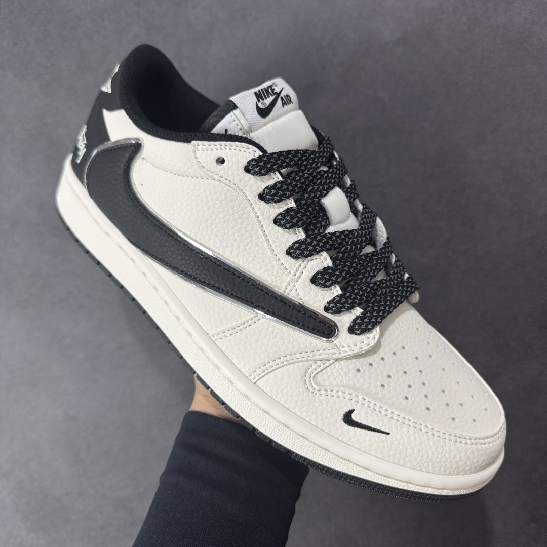 图片[3]-【定制版】Travis Scott x Fragment Design x Air Jordan 1 Low OG SP AJ1 乔1 斯图西联名 低帮文化休闲板鞋 ST5696-261  #多方联名合作融合了Travis Scott 独特的音乐风格，藤原浩个性的设计风格以及Jordan品牌的经典元素 使其成为一双具有独特身份和价值的鞋子 清新而立体的外观加上联名标识更突出了其独特身份 这种配色方案显示出活力和时尚感 在视觉上引人注目 鞋身的质感和细腻的细节处理使其显得高端而格调十足 这款“倒钩”联名是设计与创意完美结合 融合多方的个性风格是一款备受瞩目的潮流鞋款  尺码：36 36.5 37.5 38 38.5 39 40 40.5 41 42 42.5 43 44 44.5 45-选品中心
