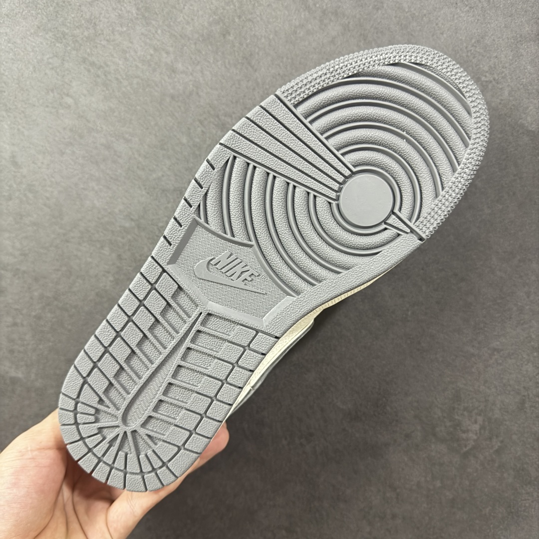 图片[9]-【定制版】Air Jordan 1 Low AJ1 乔1 斯图西联名 红标米灰猪八 高端定制 低帮复古篮球鞋 YX5066-305  #定制鞋盒 大厂纯原品质出货 超高清洁度 皮料切割干净无任何毛边 细节完美   尺码：36 36.5 37.5 38 38.5 39 40 40.5 41 42 42.5 43 44 44.5 45-选品中心