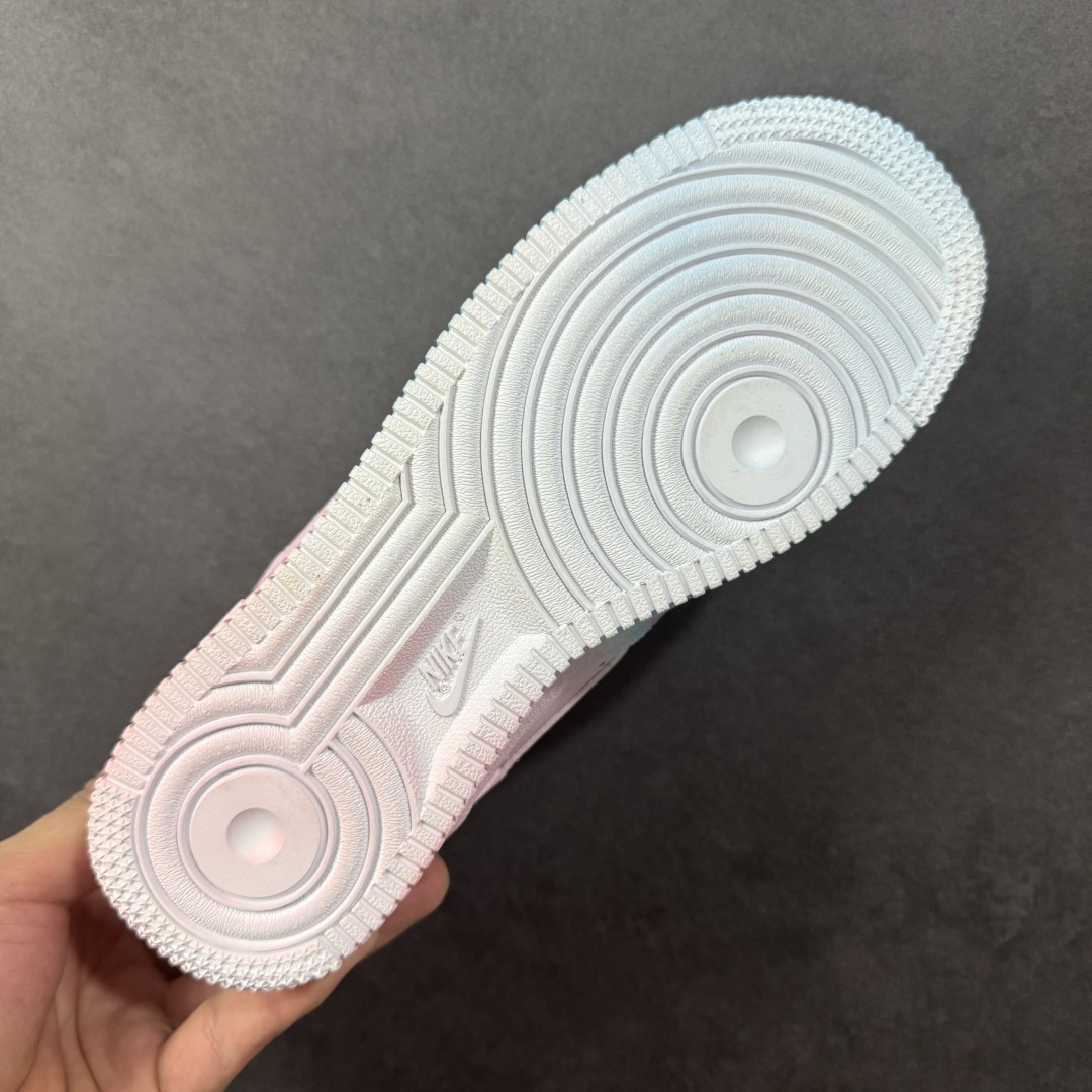 图片[9]-【定制版】Nike Air Force 1\’07 Low \”Purple Butterfly\” 手绘涂鸦 粉蓝蛛心 空军一号低帮休闲运动板鞋 QX2032-707  #粉蓝蛛心，宛如冷暖色调交织的浪漫诗篇。蓝色，象征着理性、沉稳与深邃，如浩渺的海洋与无垠的夜空，蕴含着包容万物的力量；粉色，代表着温柔、甜蜜与梦幻，似春日绽放的樱花、天边绚烂的晚霞，传递着浪漫炽热的情愫。  尺码：36 36.5 37.5 38 38.5 39 40 40.5 41 42 42.5 43 44 44.5 45-选品中心