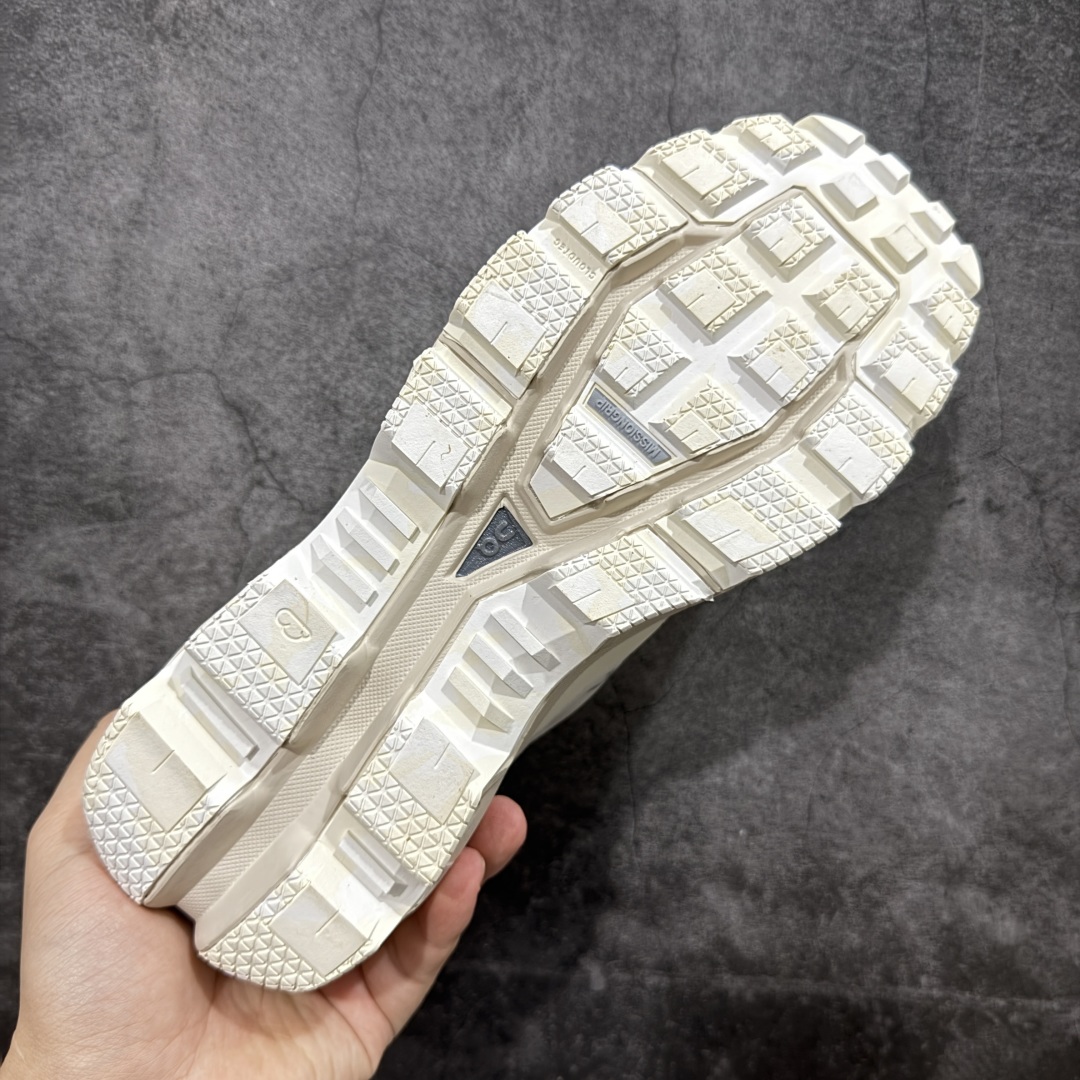 图片[9]-【PZ版本】On昂跑 x LOEWE罗意威 Cloudventure 织物 跑步 户外轻便百搭系带 减震 低帮 运动休闲鞋 采用工程飞织网布组合再生聚酯纤维鞋面材质搭载独家隐藏速度中板 镂空CloudTec科技 泡棉缓震中底 黑科技跑出圈的时尚运动新宠 尺码：36 37 38 39 40 41 42 43 44 45-选品中心