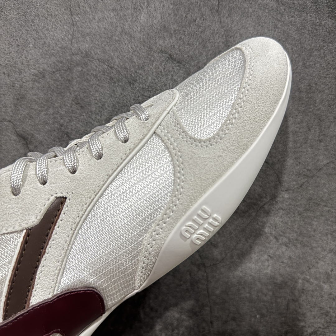 图片[6]-【渠道礼盒版】MiuMiu缪缪 Gymnasium 绒面革 圆头系带 薄底鞋 低帮 生活休闲鞋 男女鞋 私人订单 顶级礼盒包装 原版开发打造 区别市场所有版本 一切细节均对标原版 皮料 面料 大底均与原版对比无差别 无任何色差 欢迎对比 市场最高版 尺码：36-44-选品中心