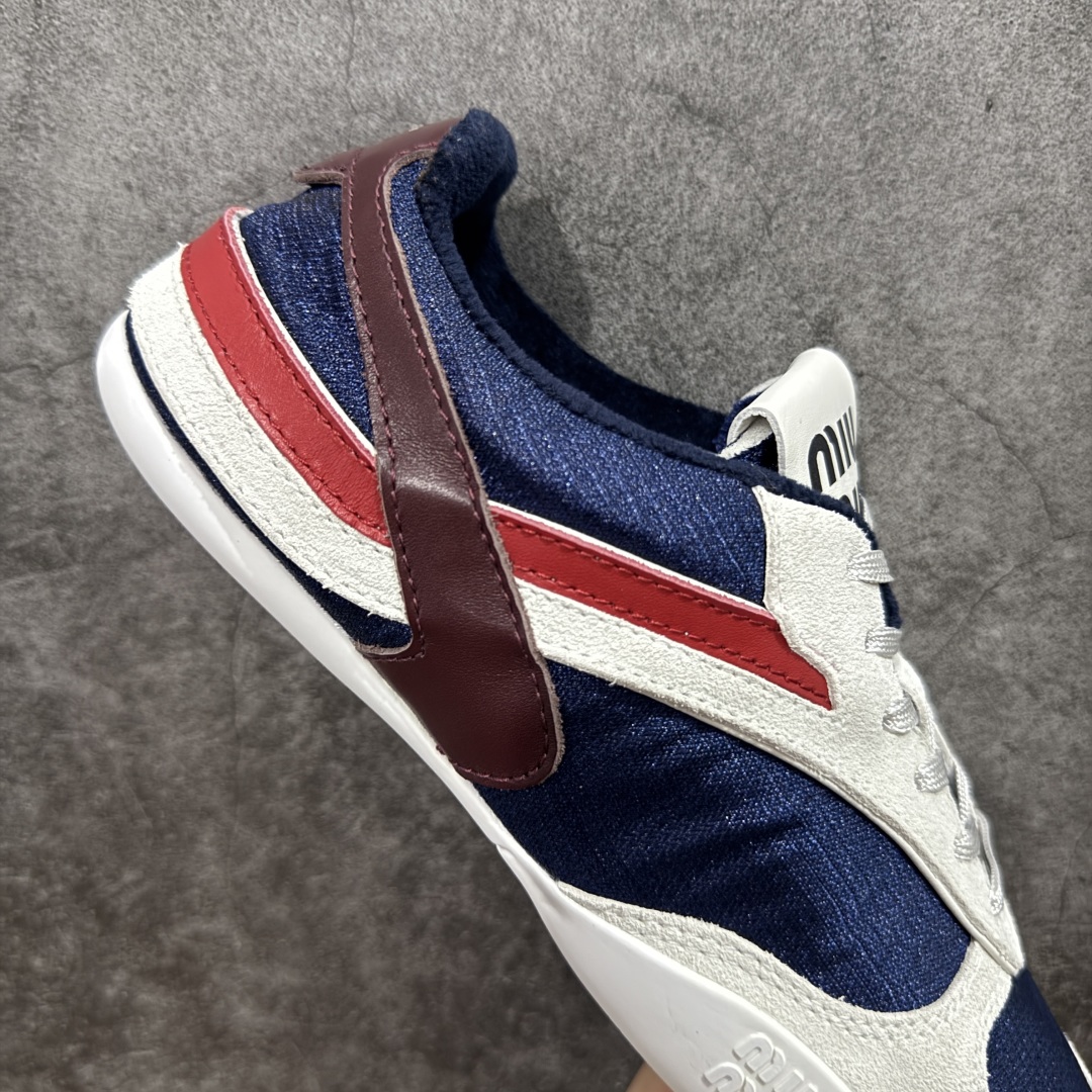 图片[7]-【渠道礼盒版】MiuMiu缪缪 Gymnasium 绒面革 圆头系带 薄底鞋 低帮 生活休闲鞋 男女鞋 私人订单 顶级礼盒包装 原版开发打造 区别市场所有版本 一切细节均对标原版 皮料 面料 大底均与原版对比无差别 无任何色差 欢迎对比 市场最高版 尺码：36-44-选品中心