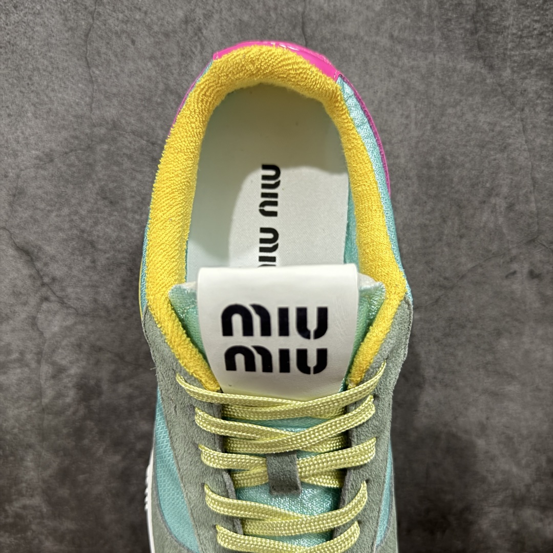 图片[8]-【渠道礼盒版】MiuMiu缪缪 Gymnasium 绒面革 圆头系带 薄底鞋 低帮 生活休闲鞋 男女鞋 私人订单 顶级礼盒包装 原版开发打造 区别市场所有版本 一切细节均对标原版 皮料 面料 大底均与原版对比无差别 无任何色差 欢迎对比 市场最高版 尺码：36-44-选品中心
