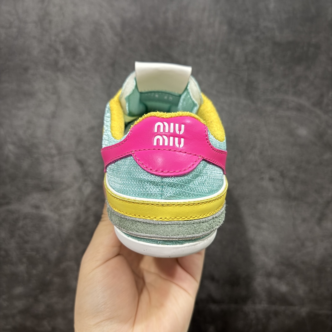 图片[4]-【渠道礼盒版】MiuMiu缪缪 Gymnasium 绒面革 圆头系带 薄底鞋 低帮 生活休闲鞋 男女鞋 私人订单 顶级礼盒包装 原版开发打造 区别市场所有版本 一切细节均对标原版 皮料 面料 大底均与原版对比无差别 无任何色差 欢迎对比 市场最高版 尺码：36-44-选品中心