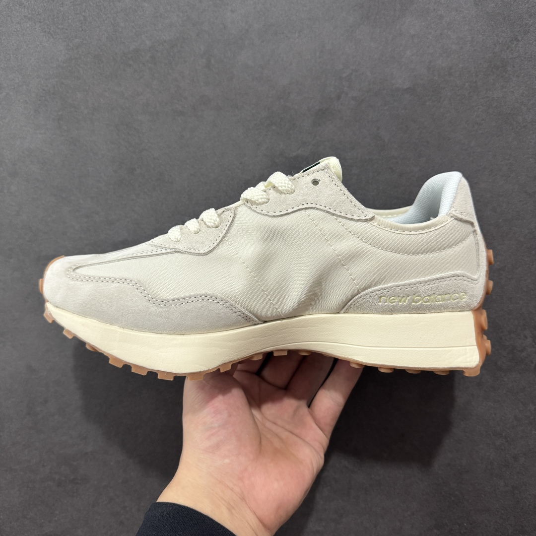 图片[2]-【K8版本】NB新百伦New Balance NB327系列复古休闲运动慢跑鞋 MS327HR1 全新 New Balance 327 系列，以更纯粹的复古风格设计打造的全新造型。侧身还以解构设计，将 N 字标志以做旧压花样式呈现，样式别具新意。而麂皮、冲孔皮革的塑造，则呈现出高级怀旧气质，也让鞋款在奢华时装风格与运动氛围之间达到了平衡。 尺码：36～45半-选品中心