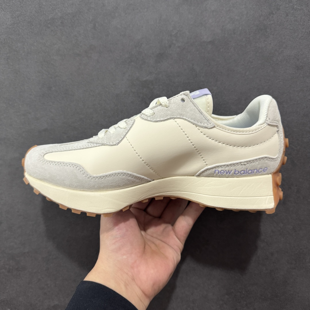 图片[2]-【K8版本】NB新百伦New Balance NB327系列复古休闲运动慢跑鞋 WS327OS 全新 New Balance 327 系列，以更纯粹的复古风格设计打造的全新造型。侧身还以解构设计，将 N 字标志以做旧压花样式呈现，样式别具新意。而麂皮、冲孔皮革的塑造，则呈现出高级怀旧气质，也让鞋款在奢华时装风格与运动氛围之间达到了平衡。 尺码：36～45半-选品中心