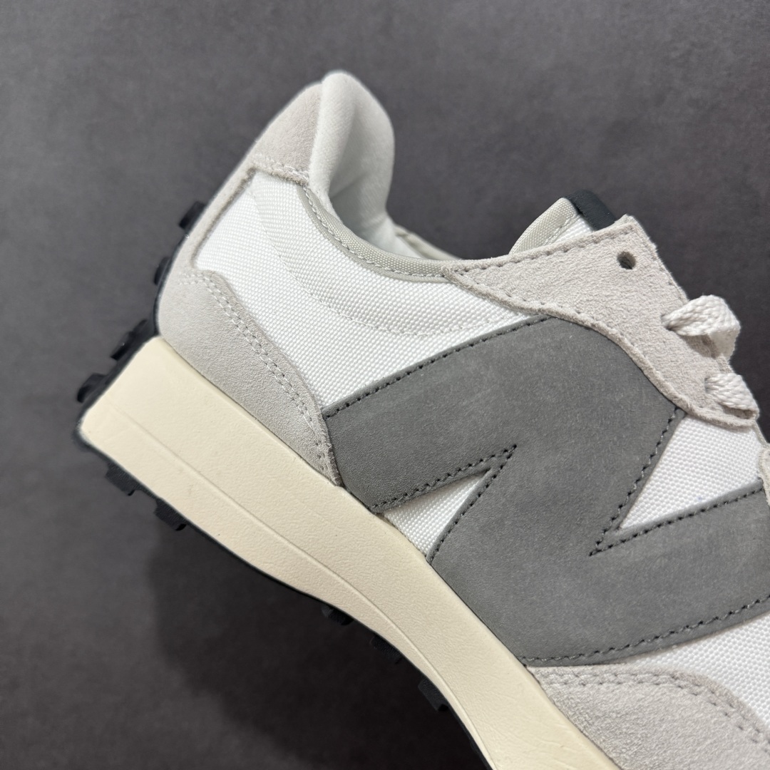 图片[6]-【K8版本】NB新百伦New Balance NB327系列复古休闲运动慢跑鞋 MS327WE 全新 New Balance 327 系列，以更纯粹的复古风格设计打造的全新造型。侧身还以解构设计，将 N 字标志以做旧压花样式呈现，样式别具新意。而麂皮、冲孔皮革的塑造，则呈现出高级怀旧气质，也让鞋款在奢华时装风格与运动氛围之间达到了平衡。 尺码：36～45半-选品中心