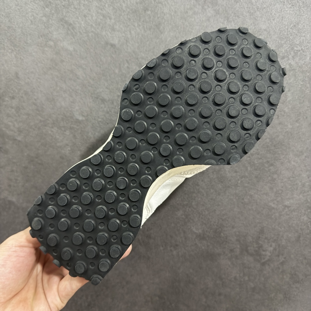 图片[9]-【K8版本】NB新百伦New Balance NB327系列复古休闲运动慢跑鞋 MS327WE 全新 New Balance 327 系列，以更纯粹的复古风格设计打造的全新造型。侧身还以解构设计，将 N 字标志以做旧压花样式呈现，样式别具新意。而麂皮、冲孔皮革的塑造，则呈现出高级怀旧气质，也让鞋款在奢华时装风格与运动氛围之间达到了平衡。 尺码：36～45半-选品中心