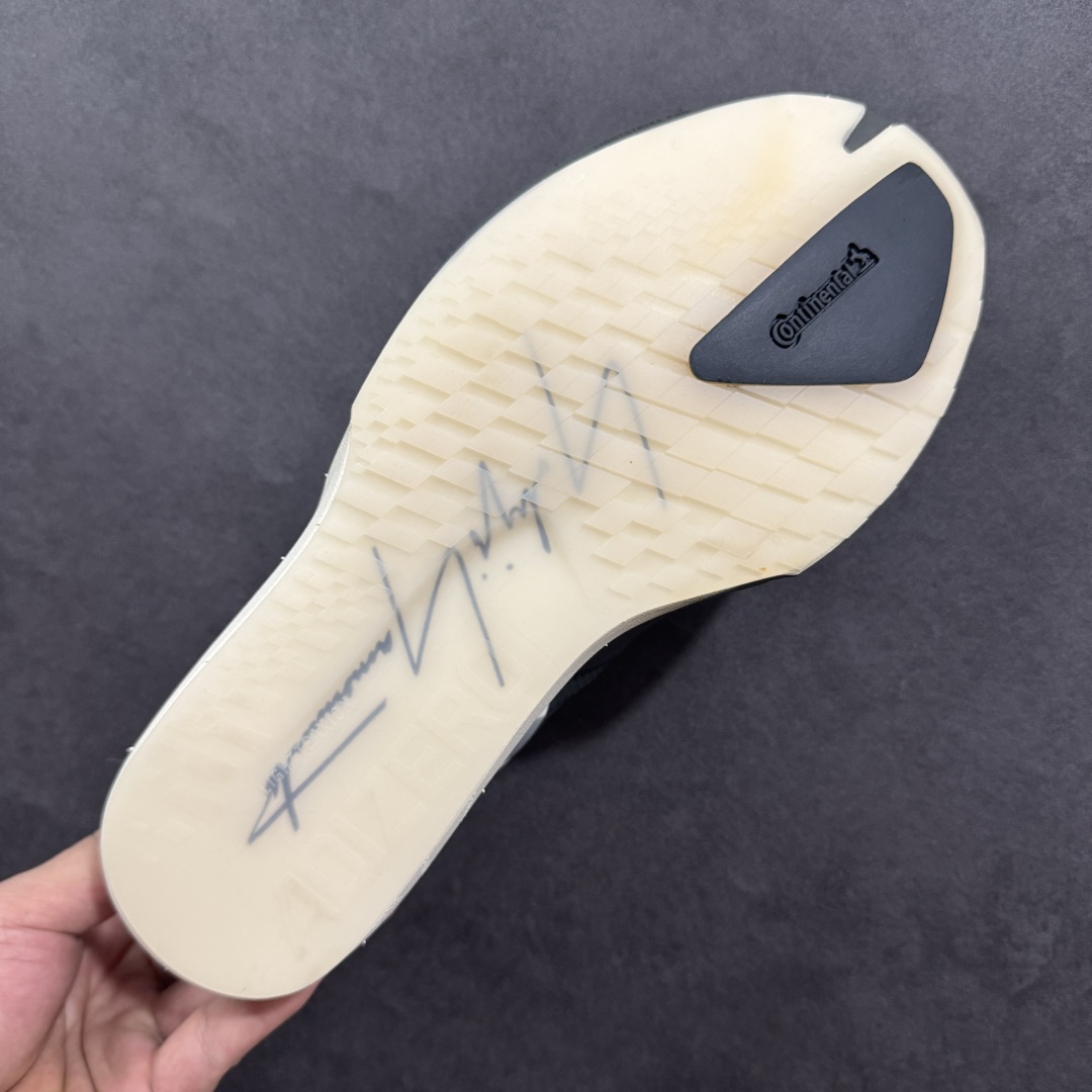 图片[9]-【公司级】阿迪达斯 Adidas Adizero Adios 9 M 阿迪超轻透气缓震跑鞋 马牌橡胶大底+超临界爆米花中底+尼龙抗扭片 此款是ADIOS系列最轻的鞋 41.5#单只170克 整体外观造型与adiZero Adios Pro EVO 1非常相似 中底配置方面搭载全掌Lightstrike Pro 鞋面采用透气网面示人 契合日常训练鞋的定位 更加耐用 外底给到了马牌橡胶 及上代竞速旗舰adidas Adizero Adios Pro 3区域分布 货号：JS3151 尺码：36 36.5 37 38 38.5 39 40 40.5 41 42 42.5 43 44 44.5 45-选品中心