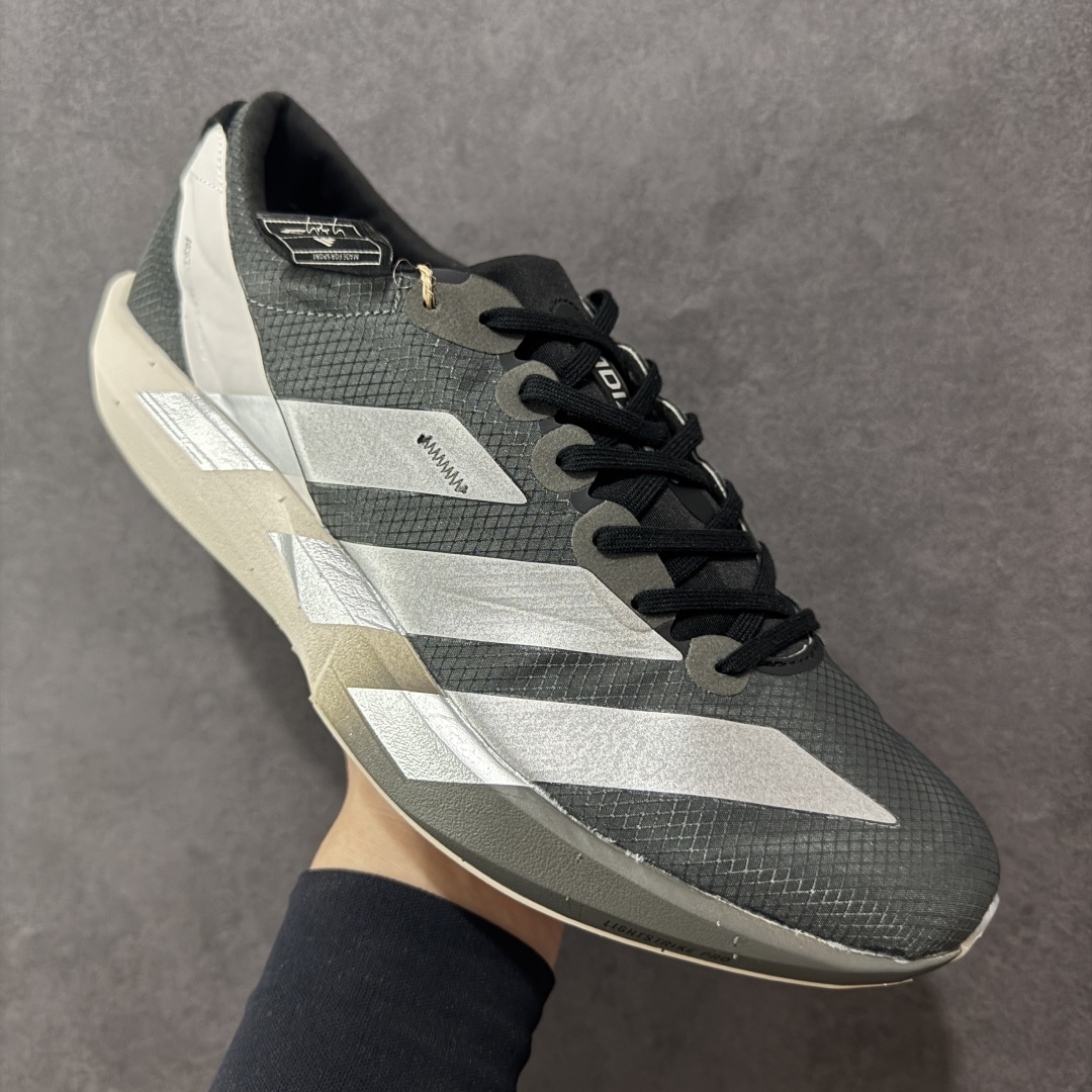 图片[3]-【公司级】阿迪达斯 Adidas Adizero Adios 9 M 阿迪超轻透气缓震跑鞋 马牌橡胶大底+超临界爆米花中底+尼龙抗扭片 此款是ADIOS系列最轻的鞋 41.5#单只170克 整体外观造型与adiZero Adios Pro EVO 1非常相似 中底配置方面搭载全掌Lightstrike Pro 鞋面采用透气网面示人 契合日常训练鞋的定位 更加耐用 外底给到了马牌橡胶 及上代竞速旗舰adidas Adizero Adios Pro 3区域分布 货号：JS3151 尺码：36 36.5 37 38 38.5 39 40 40.5 41 42 42.5 43 44 44.5 45-选品中心