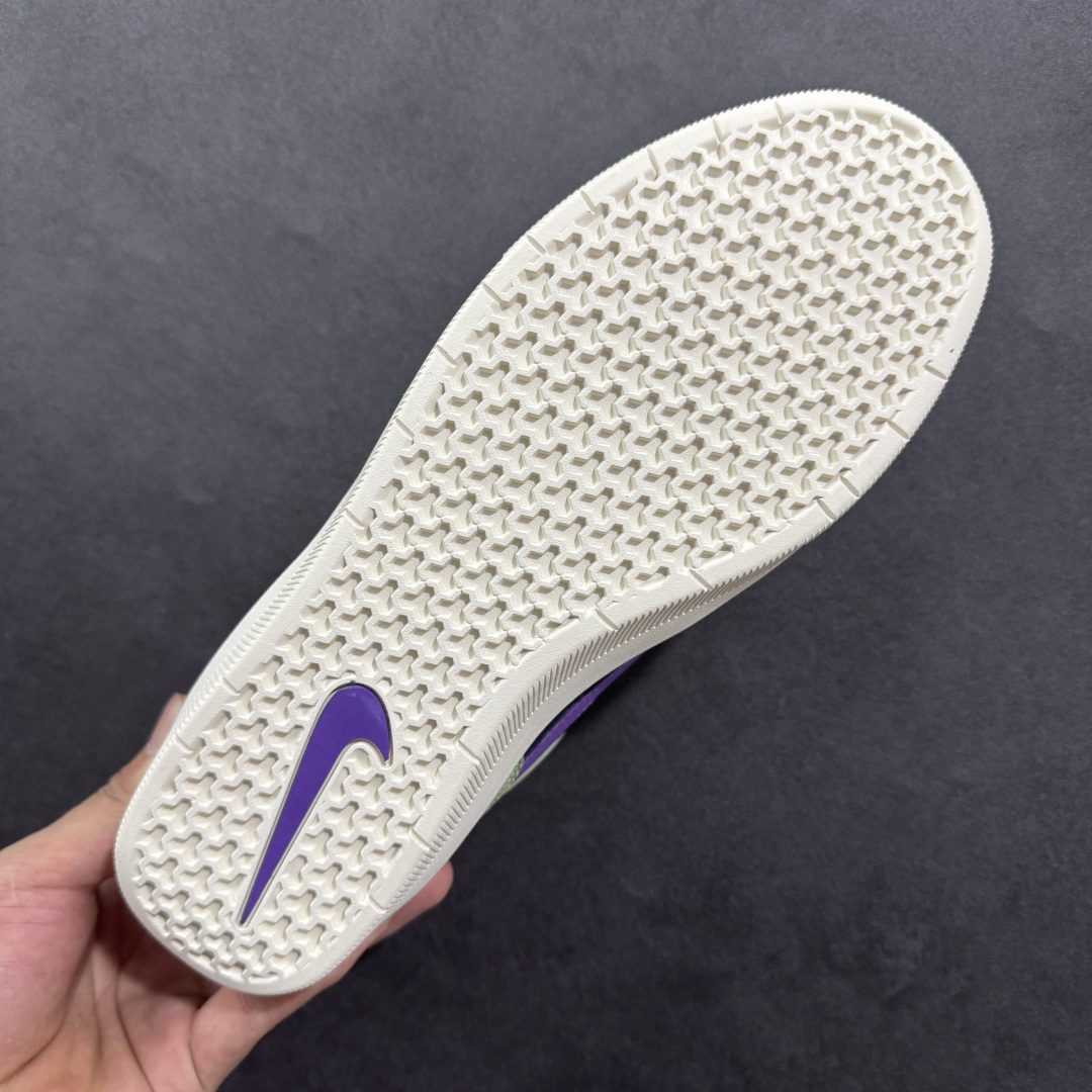 图片[9]-【纯原版】NK SB Force 58 Prml 空军58系列低帮休闲运动滑板板鞋 DV5476-300 市面最高版出货 区别市场通货便宜版本 质感细节 中底鞋垫都不一样 欢迎对比 鞋面由帆布和麂皮拼接 层次感丰富 搭配硫化外底 耐磨耐穿 鞋舌及中底后跟处饰有SB Logo 表明鞋款身份 采用包边设计 经久耐穿 硫化结构则有效提升灵活性 穿上这款全新推出的创意力作 助你耀动街头 尺码：35.5 36 36.5 37.5 38 38.5 39 40 40.5 41 42 42.5 43 44 45-选品中心